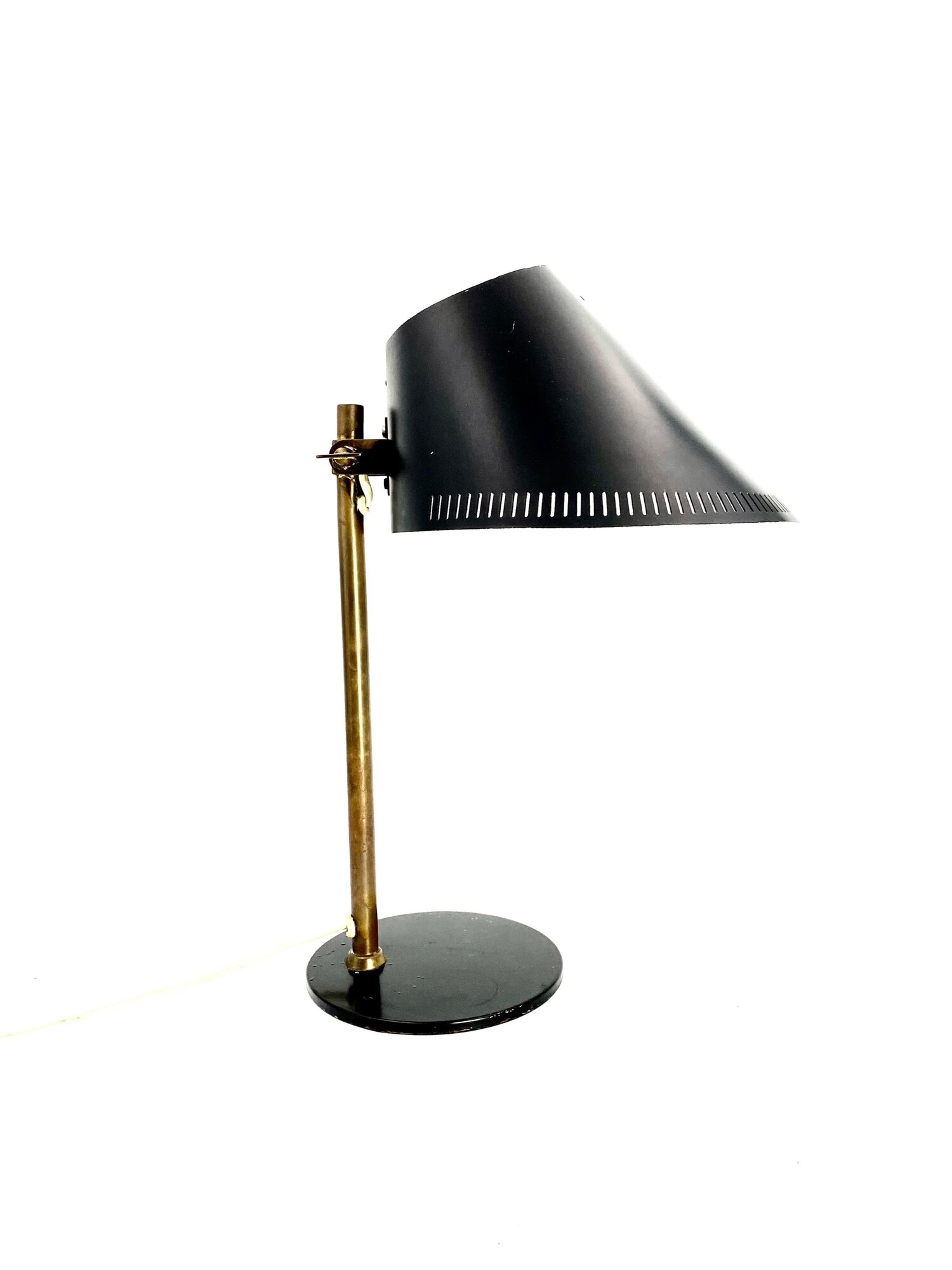 oversættelse ustabil Ruddy Paavo Tynell Black Brass Table Lamp mod. 9227, by Taito & Idman, Finland,  1958 circa — AENIGMA DESIGN GALLERY