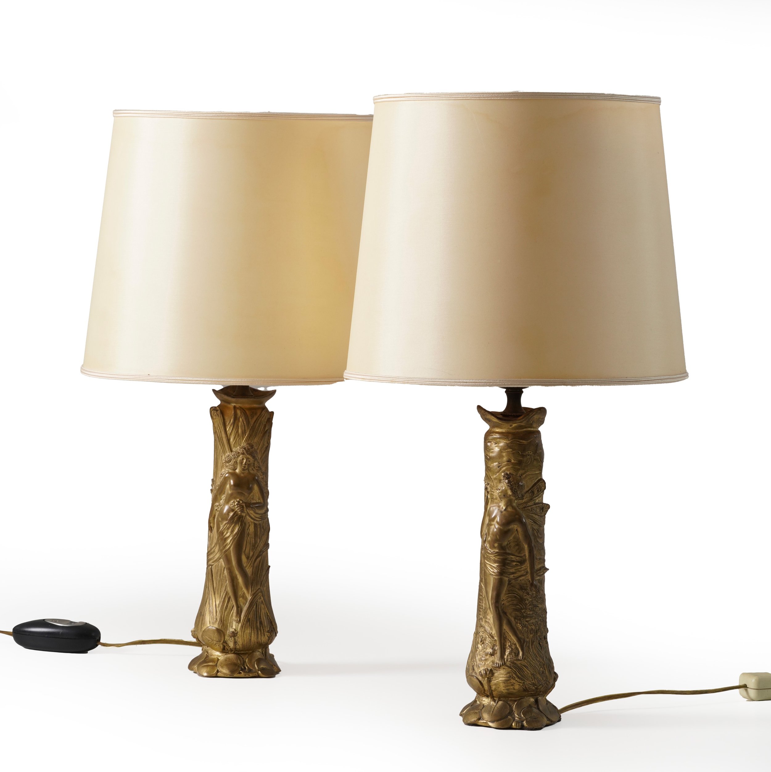 Pair of original French Art Nouveau bronze table lamps sculpted by Paul Louchet, circa 1900s
