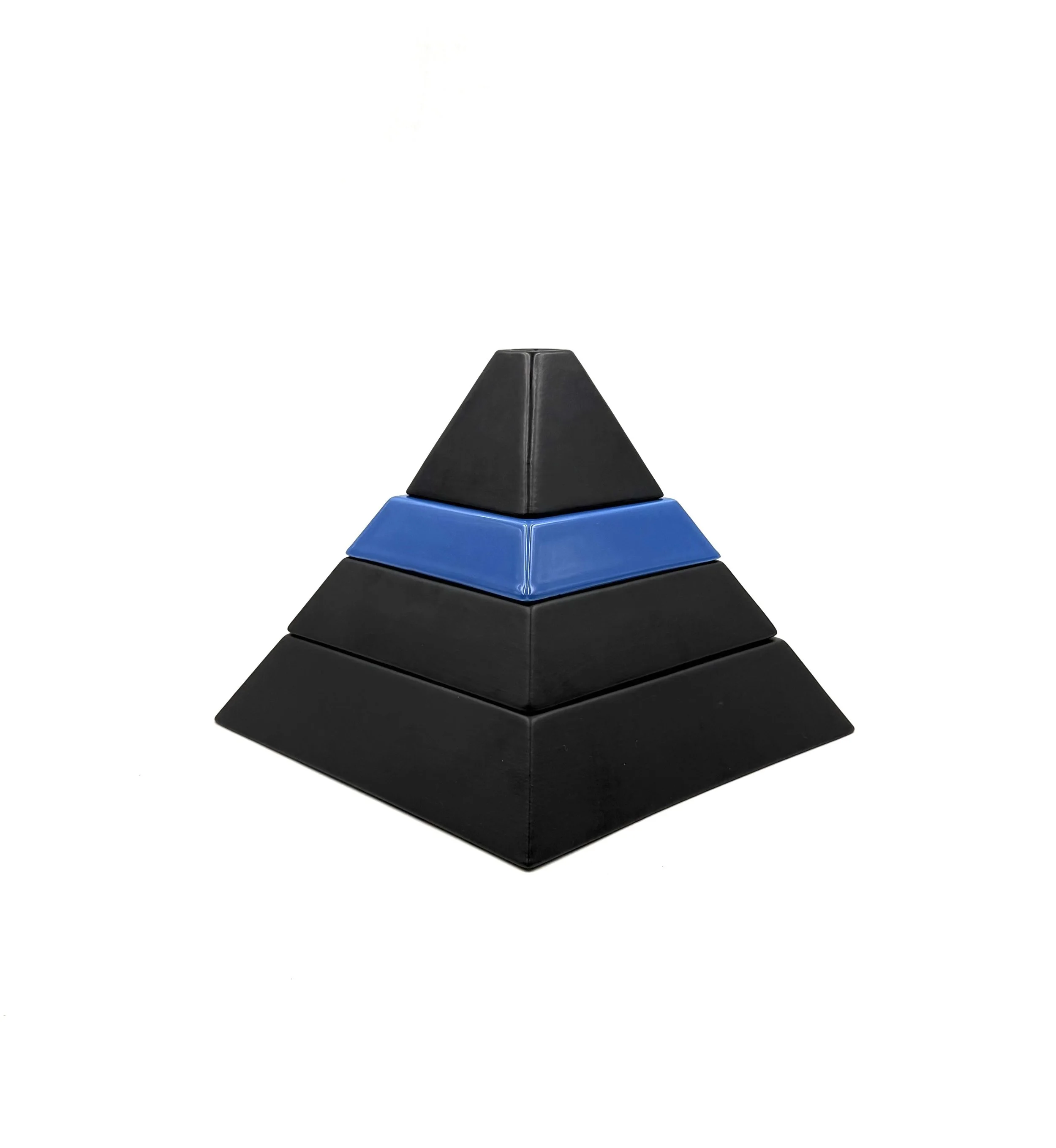 Postmodern pyramid-shaped stacked ceramic ashtrays and centerpiece by Amalgames France from the 1980s, featuring geometric modular design.