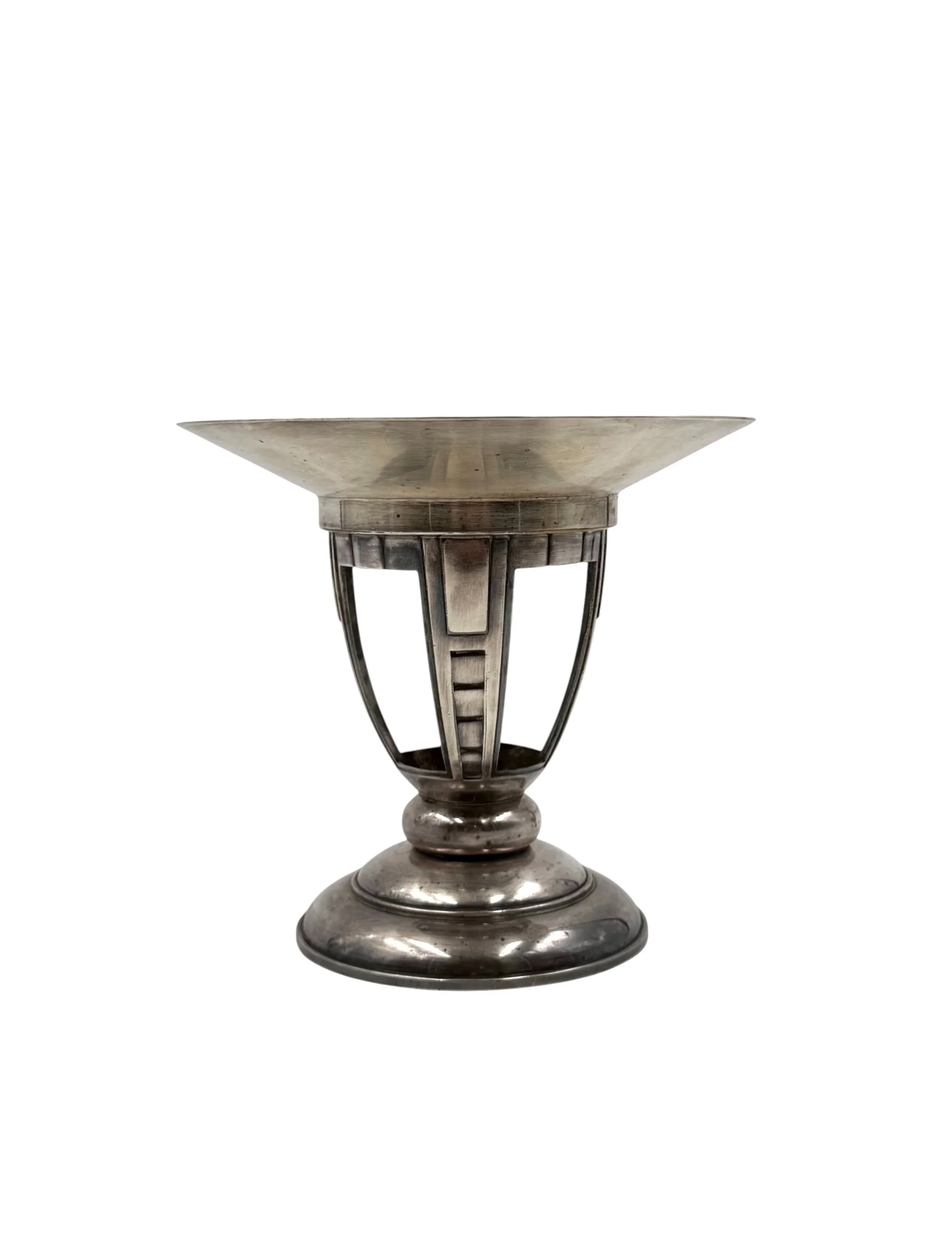 Art Deco silver-plated coupe and vide poche from 1940s France, featuring elegant vintage modernist lines and polished metallic finish.
