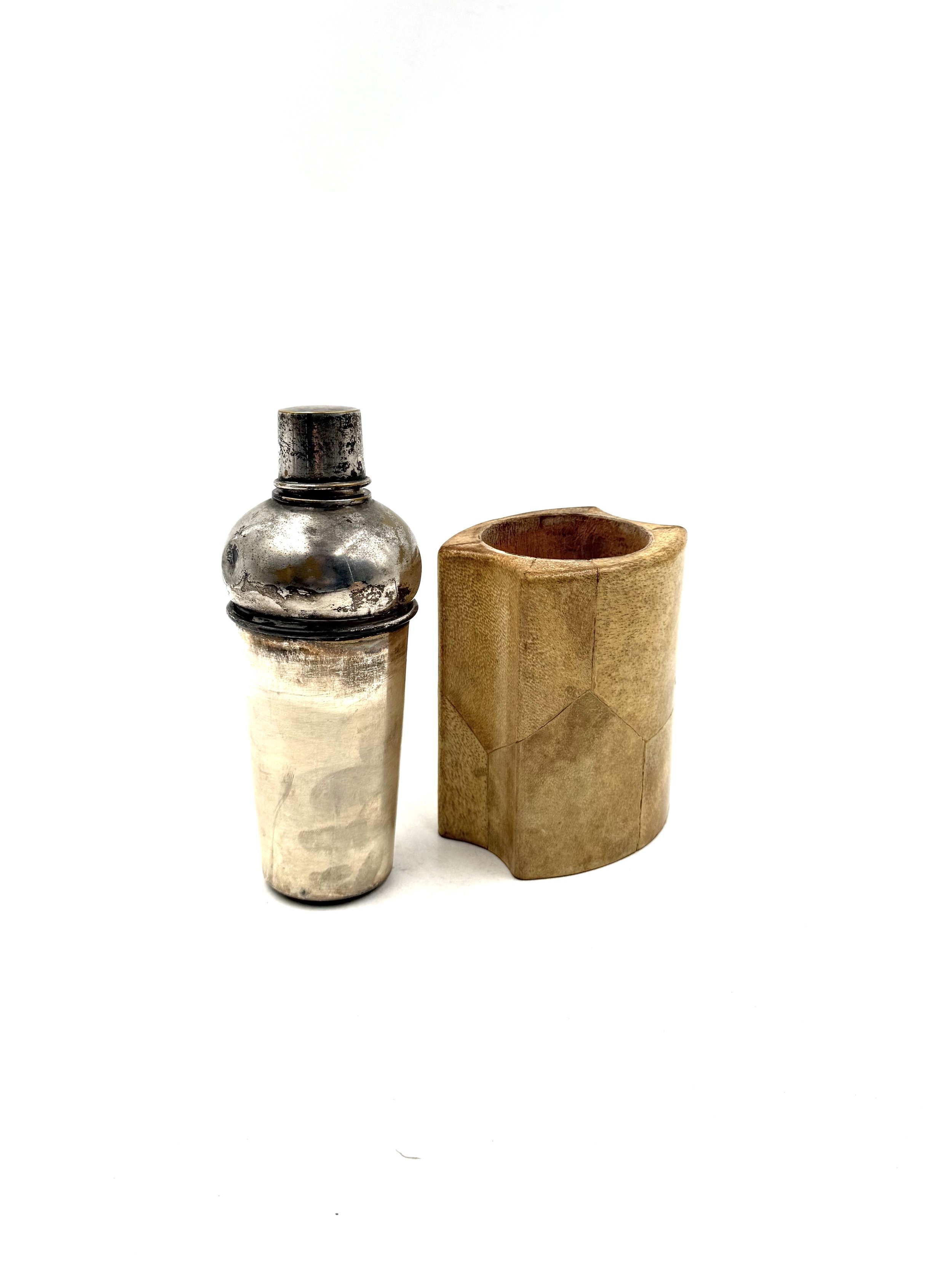 aldo-tura-parchment-cocktail-shaker-italy-1950s3.jpeg