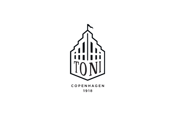 Sort baggrund med hvidt logo for Toni Copenhagen 1918, der har en bygning med flag øverst.