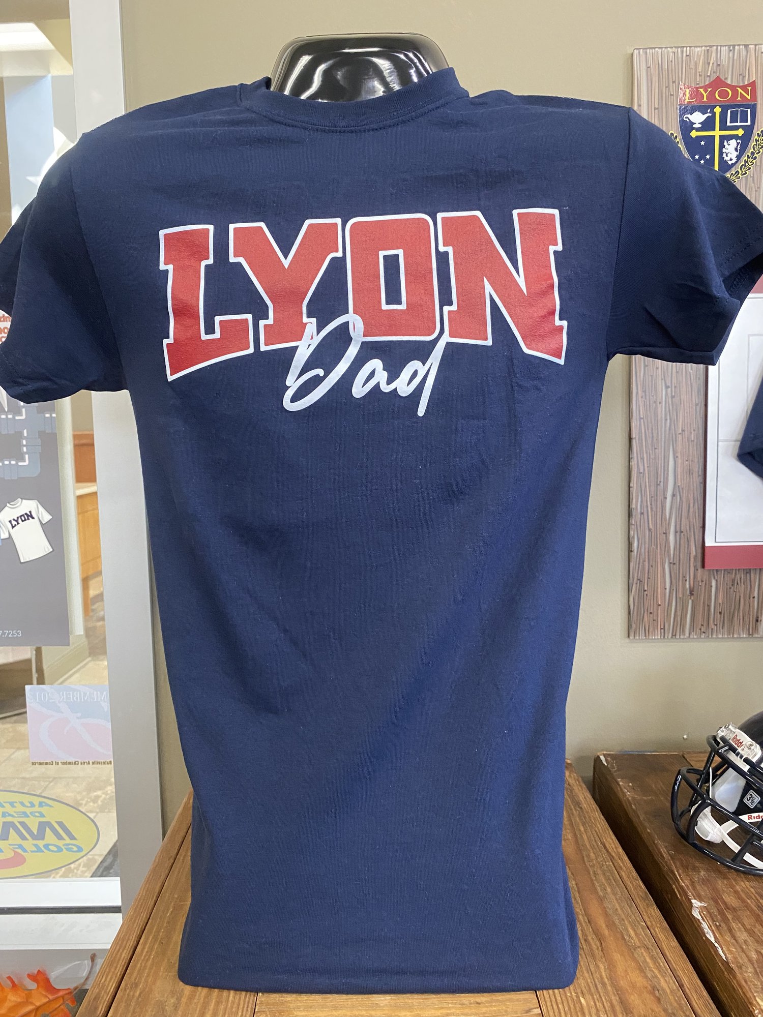 porselein koolhydraat Het formulier Lyon Dad T-Shirt — The Scot Shop | Lyon College Bookstore