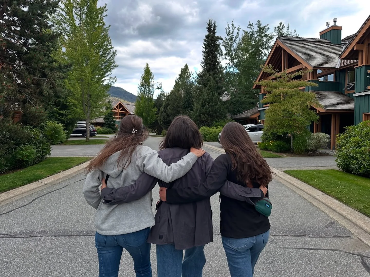 j u l y 🗻🏔️🌄

lots a runnin&rsquo; lots a funnin&rsquo;