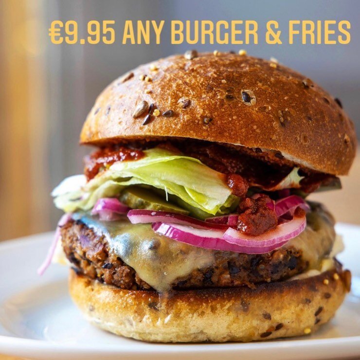 Eat in or Take Out !! 
#veggieburger #veganburger #handcutfries #getyerburgers #georgesstreetarcade #flip