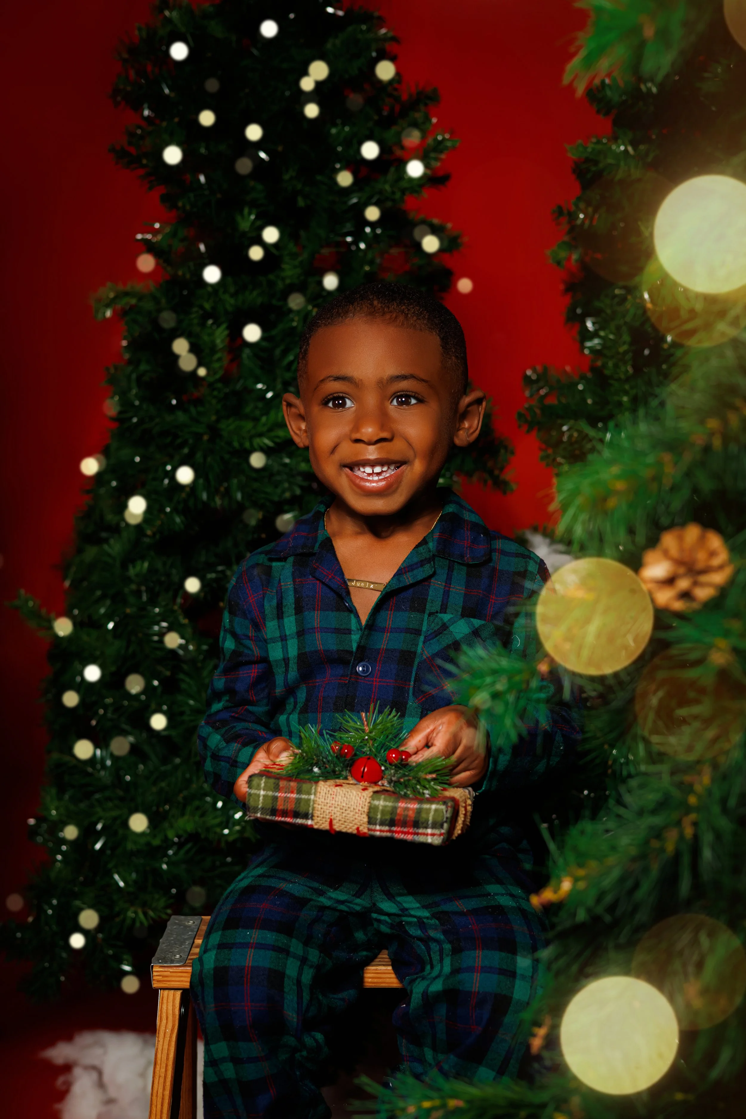 Studio Christmas mini sessions at Jackie Larkin Photography in Picayune, Mississippi. Serving all of South Mississippi and Southeast Louisiana.