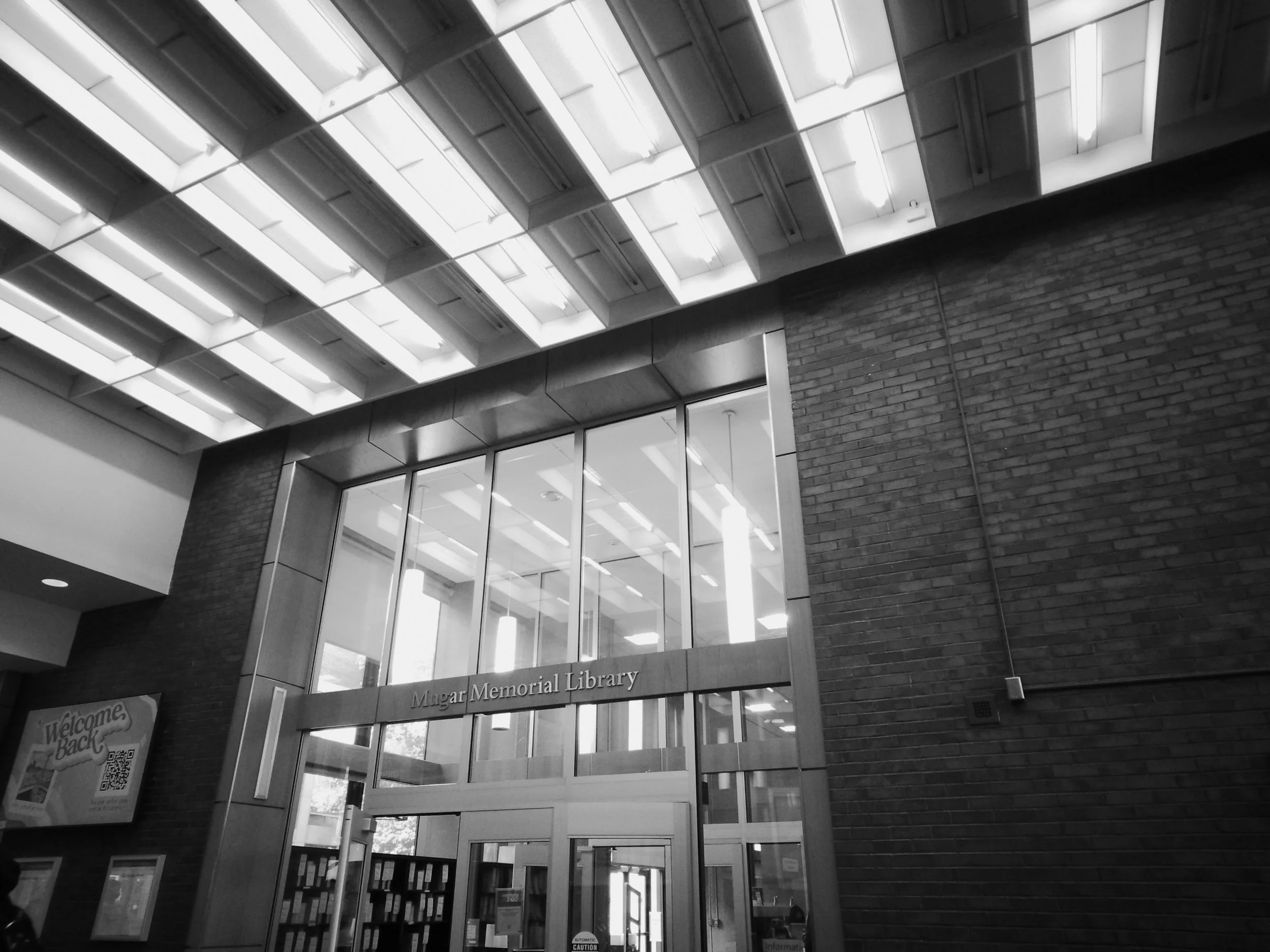 hated it so much I took a b&w shot! (and ew look at how the sterile the lights look) 