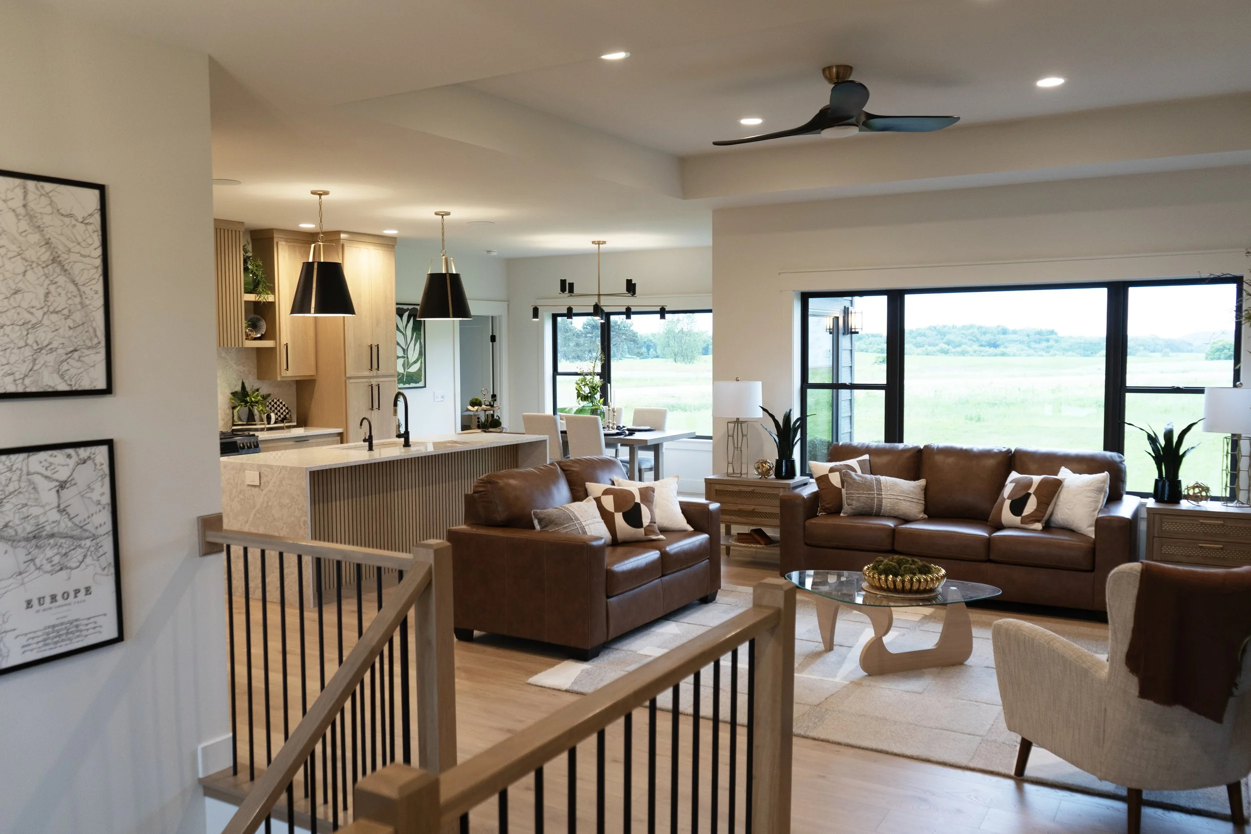 inside1.jpg