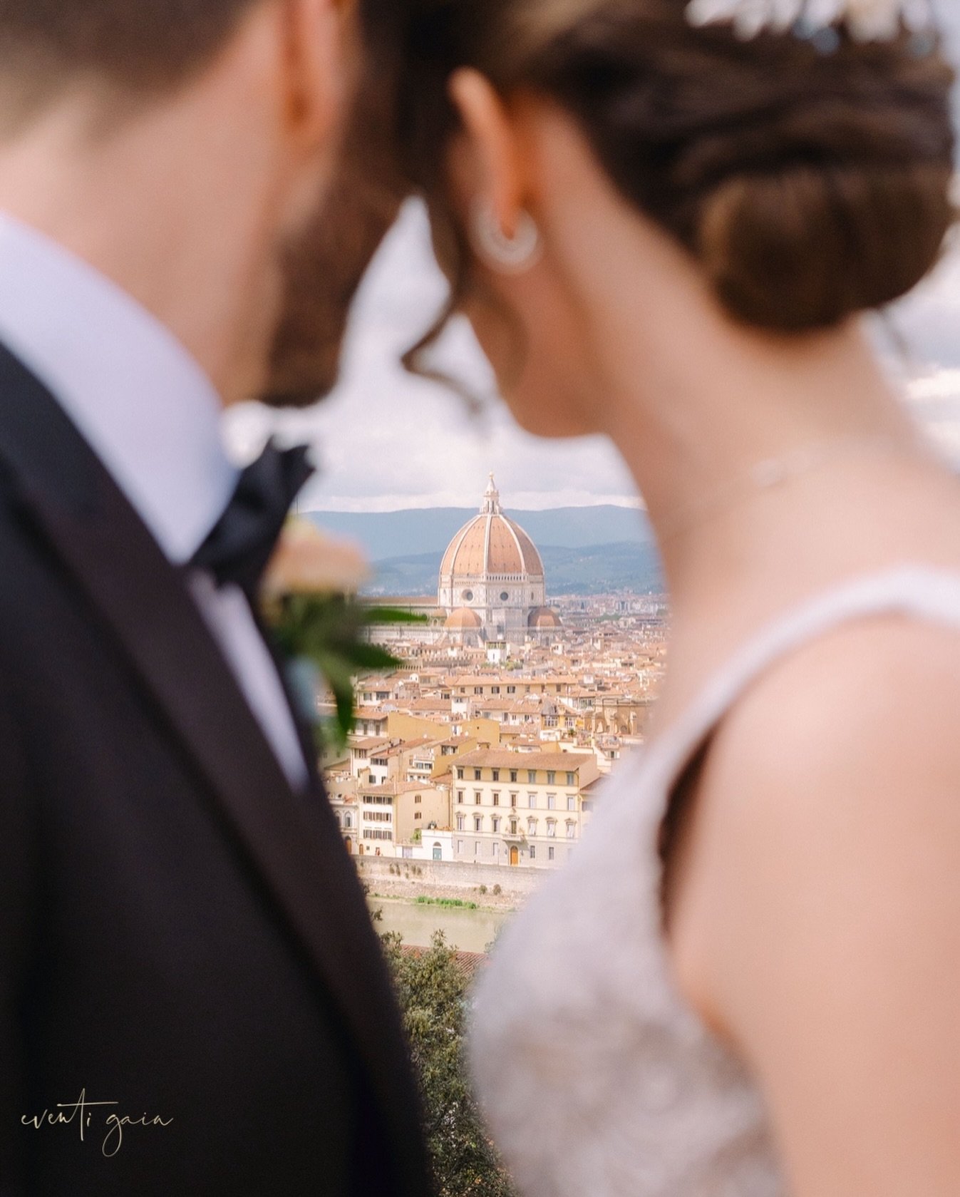 Florence: where romance meets timeless elegance. The perfect city to say 'I do'

#eventigaia #destinationwedding #intimatewedding #weddingplanner #weddinginflorence #weddingplanner #bespokewedding #exclusivewedding #weddinginspiration #destinationwed
