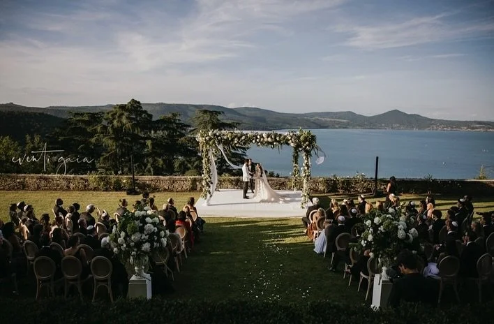 Beneath the chuppah, overlooking the lake, two souls begin their forever. 🩷

#eventigaia #weddingplanner #destinationwedding #weddinginitaly #weddinginrome #exclusivewedding
