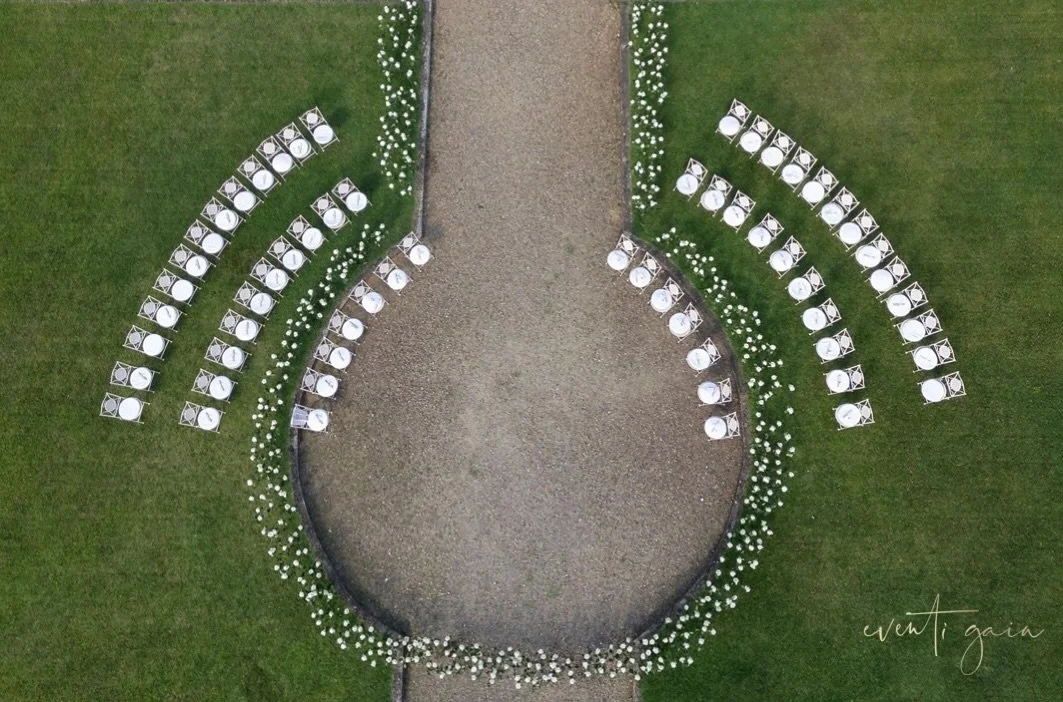 Perfectly designed.
A vision of modern romance, curated in perfect balance. 🤍

#PerfectlyDesigned #EditorialWedding #EventiGaia #ModernElegance #TimelessDesign #LuxuryEvent #destinationwedding