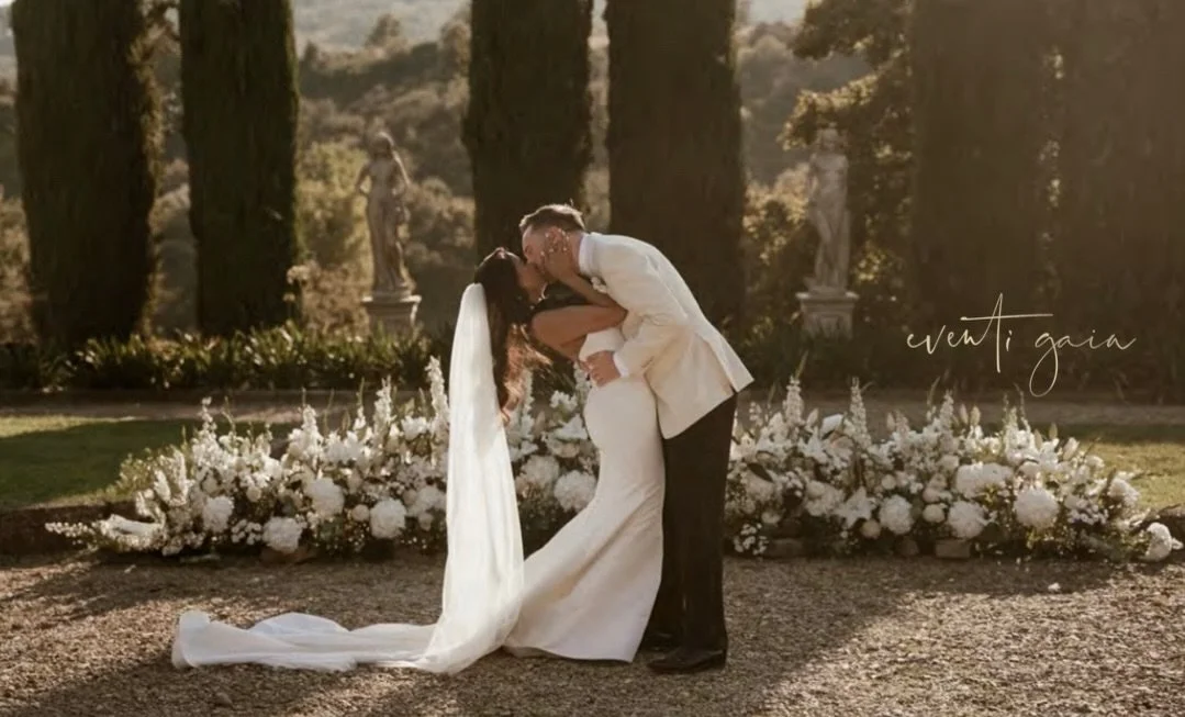 POV: The moment every wedding planner waits for&hellip; when the timeline, the florals, the light, and the love all align perfectly. 🤍 

#eventigaia #destinationweddingitaly #tuscanwedding