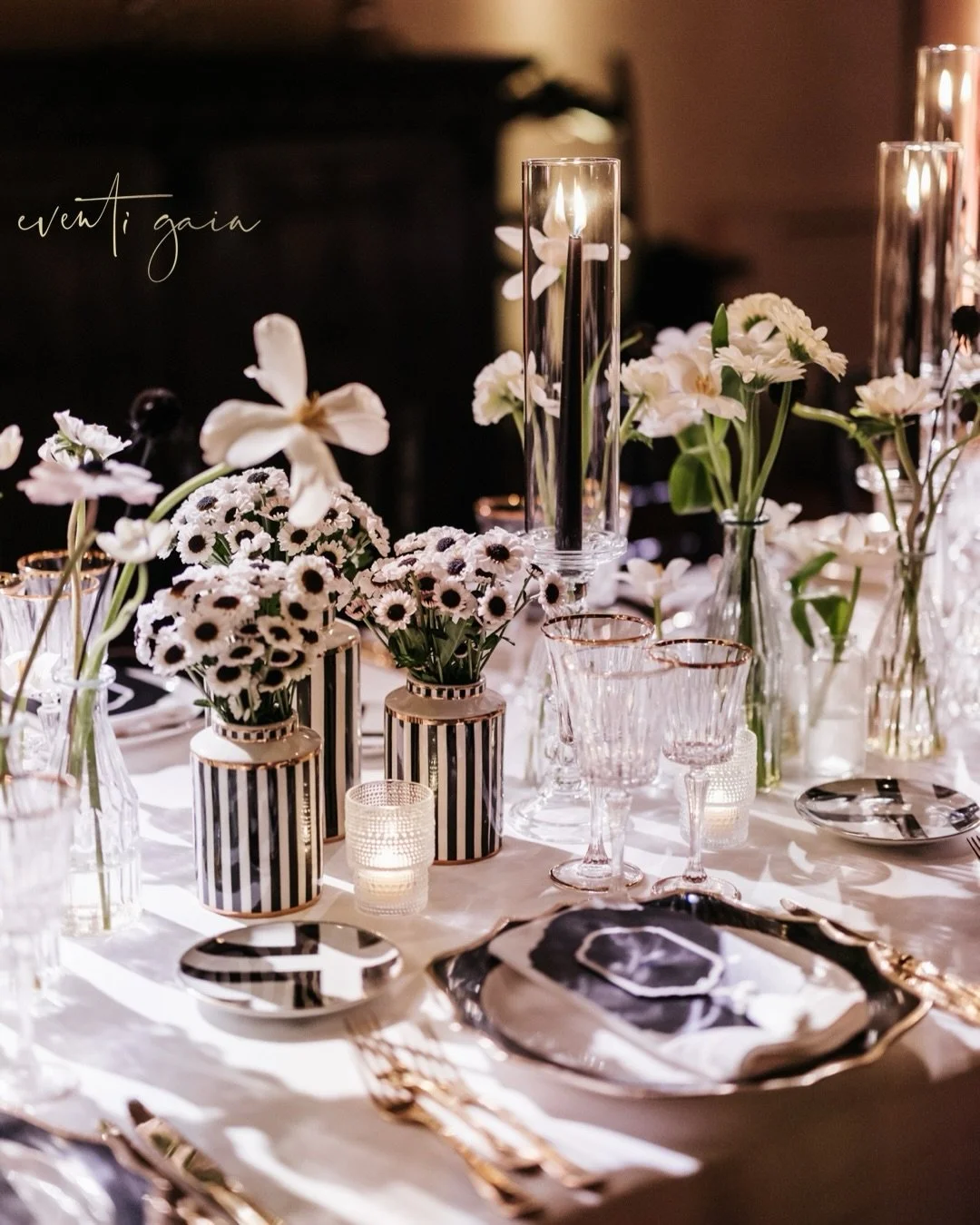 An exclusive black &amp; white experience by Eventi Gaia 🖤✨🤍

Photo by @studiobonon_photography 

#EventiGaia #LuxuryEvents #MonochromeMagic #ExclusiveVibes #TimelessElegance