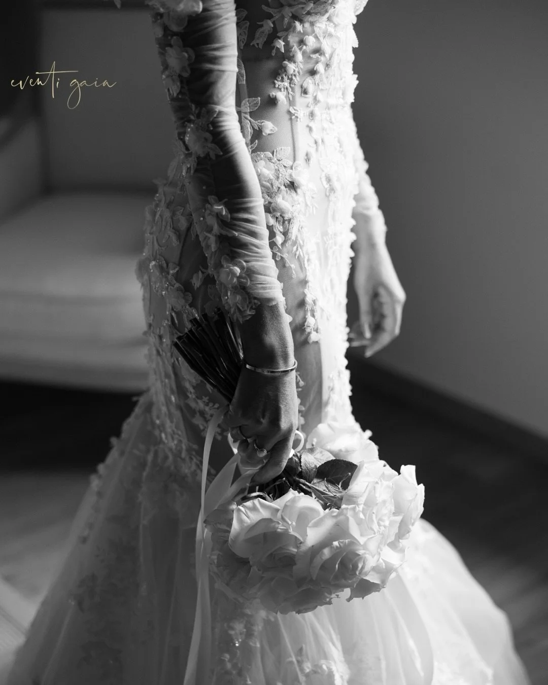 A study in light, lace, and everything unsaid. @galialahav bride. 

GORGEOUS @claire_francis__ 🩷

#eventigaia #galialahavbride #destinationweddingitaly #exclusivewedding