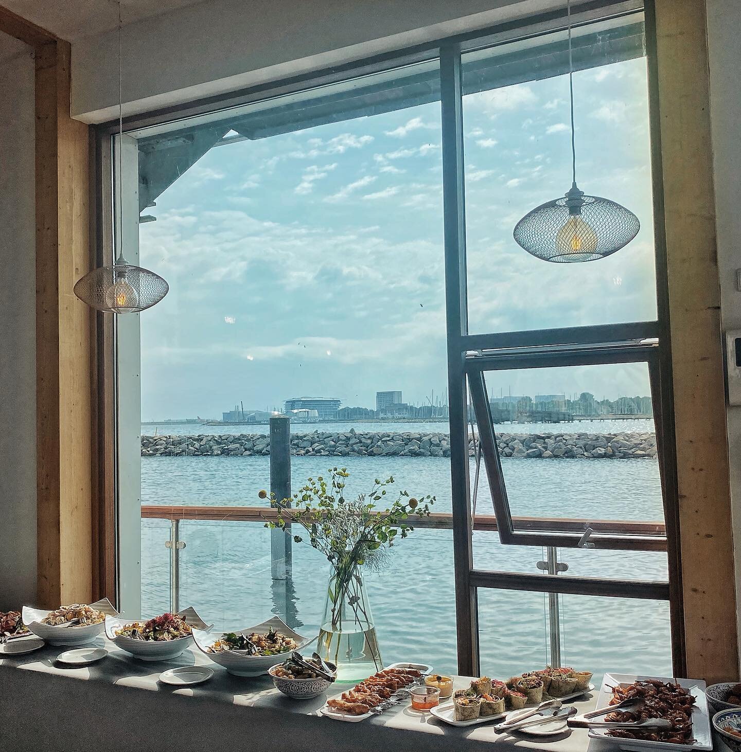 Enjoy the moment, enjoy the view, enjoy the buffet 💫 #cafebaaden