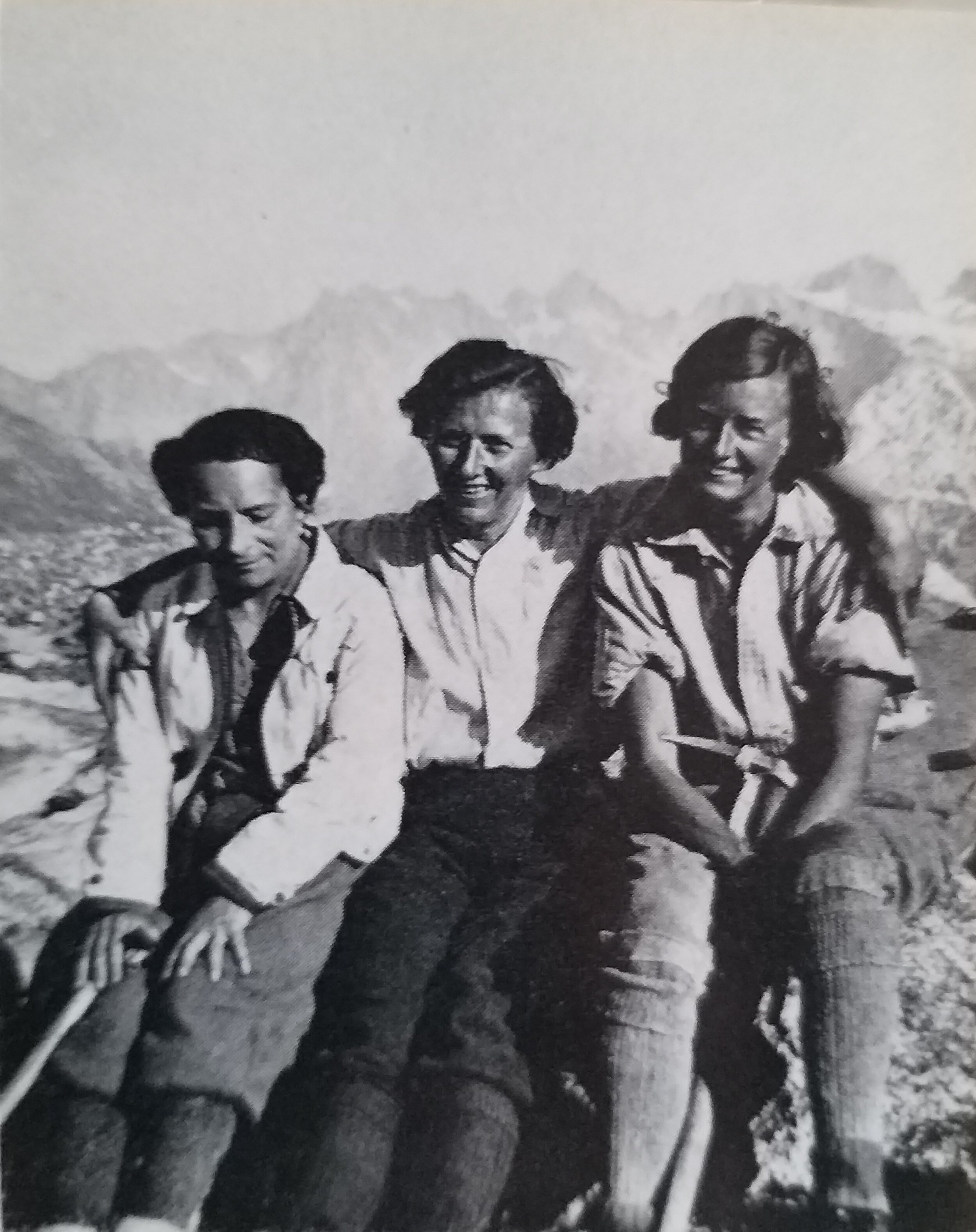 Cordée féminine: Alice Damesme, Micheline Morin and Nea Morin c1933