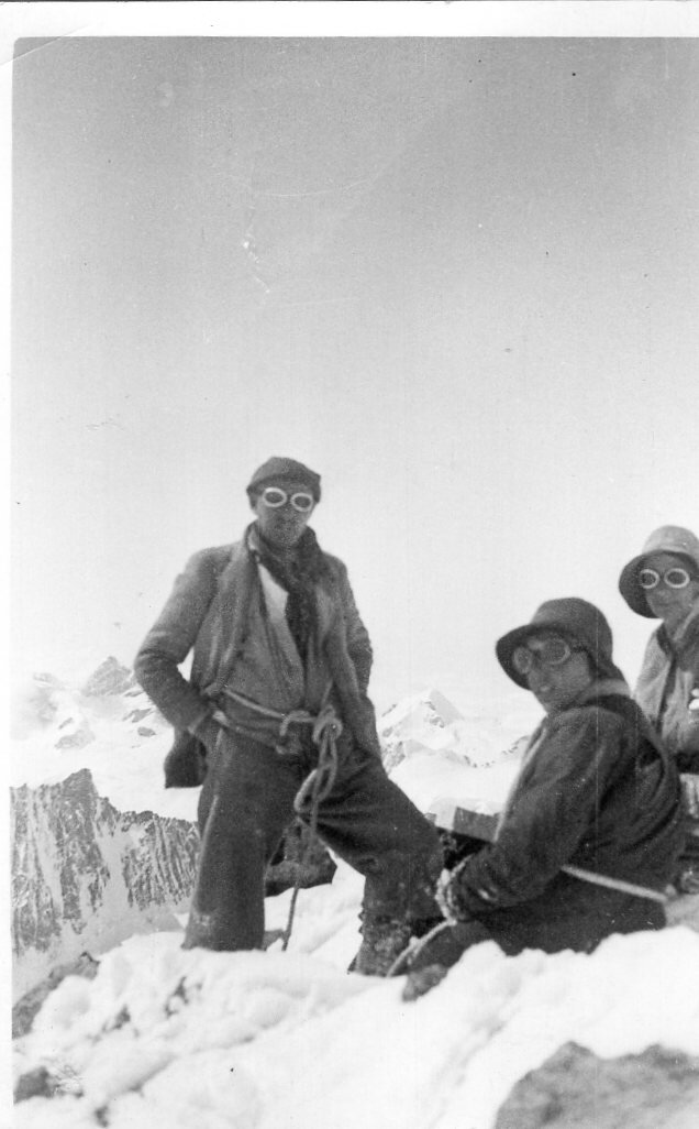 Evelyn Lowe &amp; Marjorie Heys-Jones’s first Alpine trip with a guide in the 1950s