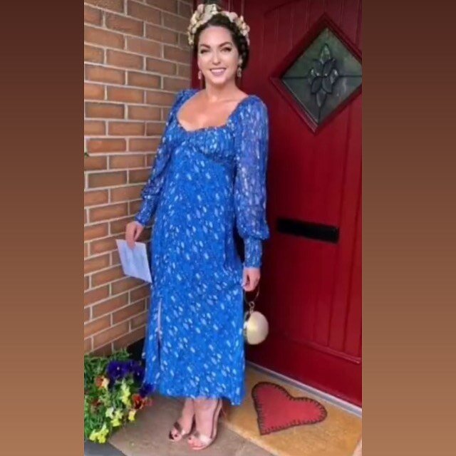 How fabulous does @eimye look in our new @rixo Miriam dress 🥰she added simple gold accessories 🎉this dress is ideal for any social occasion #weddingguest #adressforalloccasions #dressrental #designerdress #dressforless #rixo #mididress #style #fash