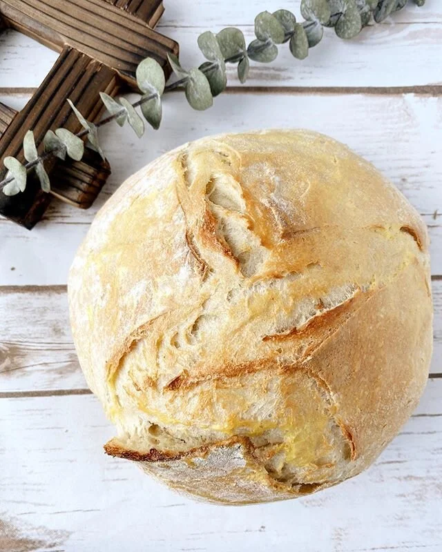 My husband has been catching me master-baking like crazy lately in the kitchen 😂
&bull;
&bull;
On a serious note, I tried making sourdough for the first time today and I couldn&rsquo;t be more proud. I always used to think baking was way out of my w