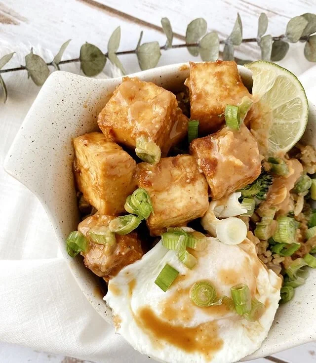 Creating the perfect bowl always consists of a majestic AF drizzle. My favorite sauce is this Sesame Peanut Sauce. I use it to dip my spring rolls, toss my tofu and drizzle my veggie bowls. I hope you enjoy it as much as I do! 
Sesame Peanut Sauce: -