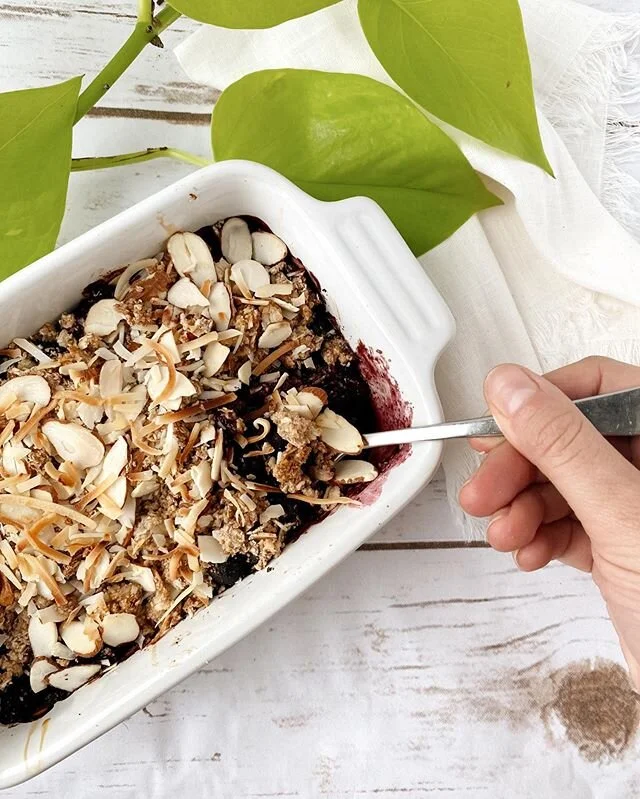 This berry cobbler has been the cornerstone of curbing my sweet tooth and it&rsquo;s safe to say my entire family has become obsessed.
&bull;
&bull;
Berry Filling:
- 2 cups Frozen Fruit (I used a blend of bluebs, raspberries &amp; pomm seeds)
- 2 tbs