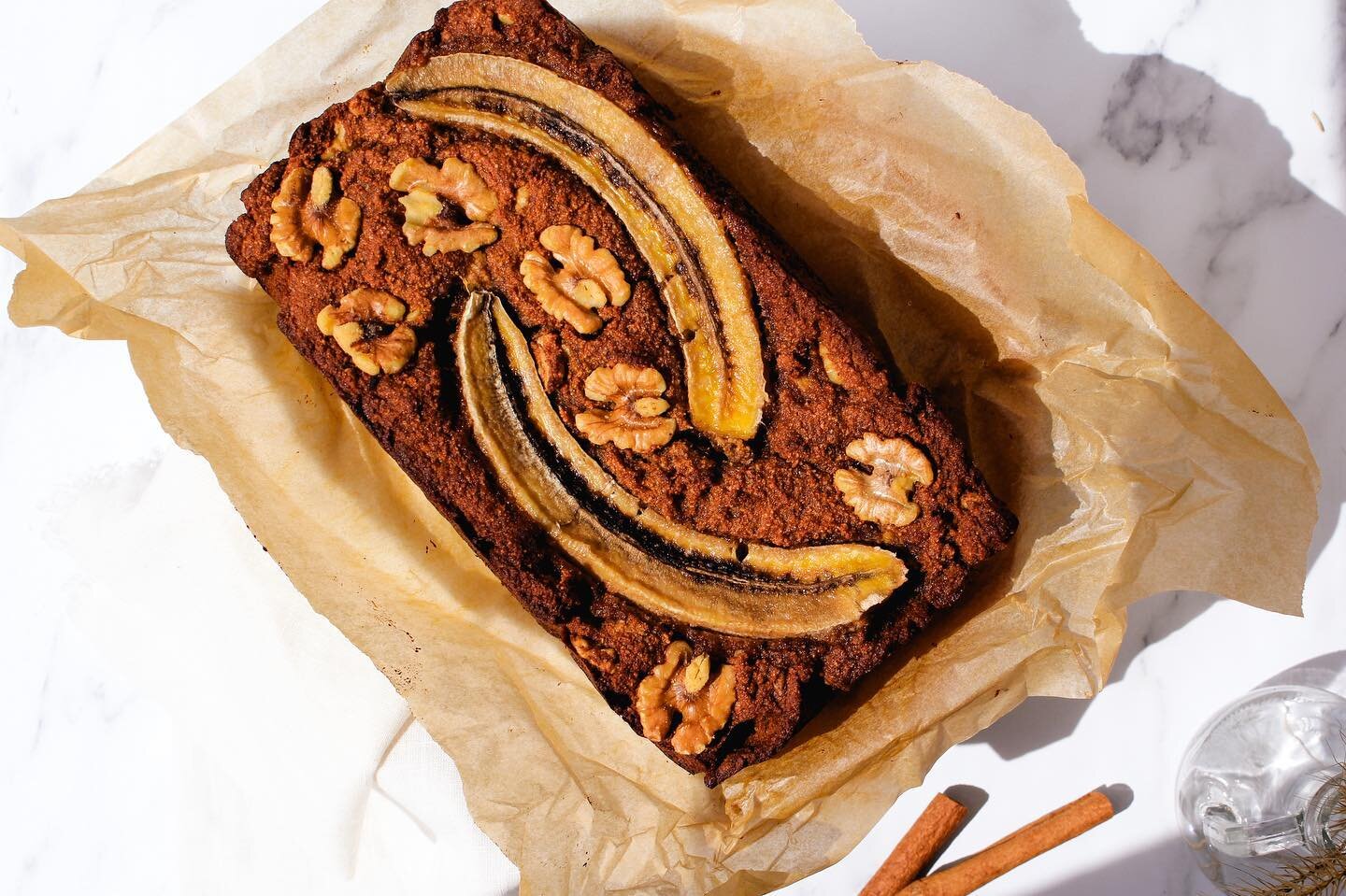 There&rsquo;s something so nurturing about a fresh loaf of cinnamon banana walnut bread, am I right? 🍌🍞

PS my mom said the bananas on top looked like salamanders r snakes 🤣 what do y&rsquo;all think?!