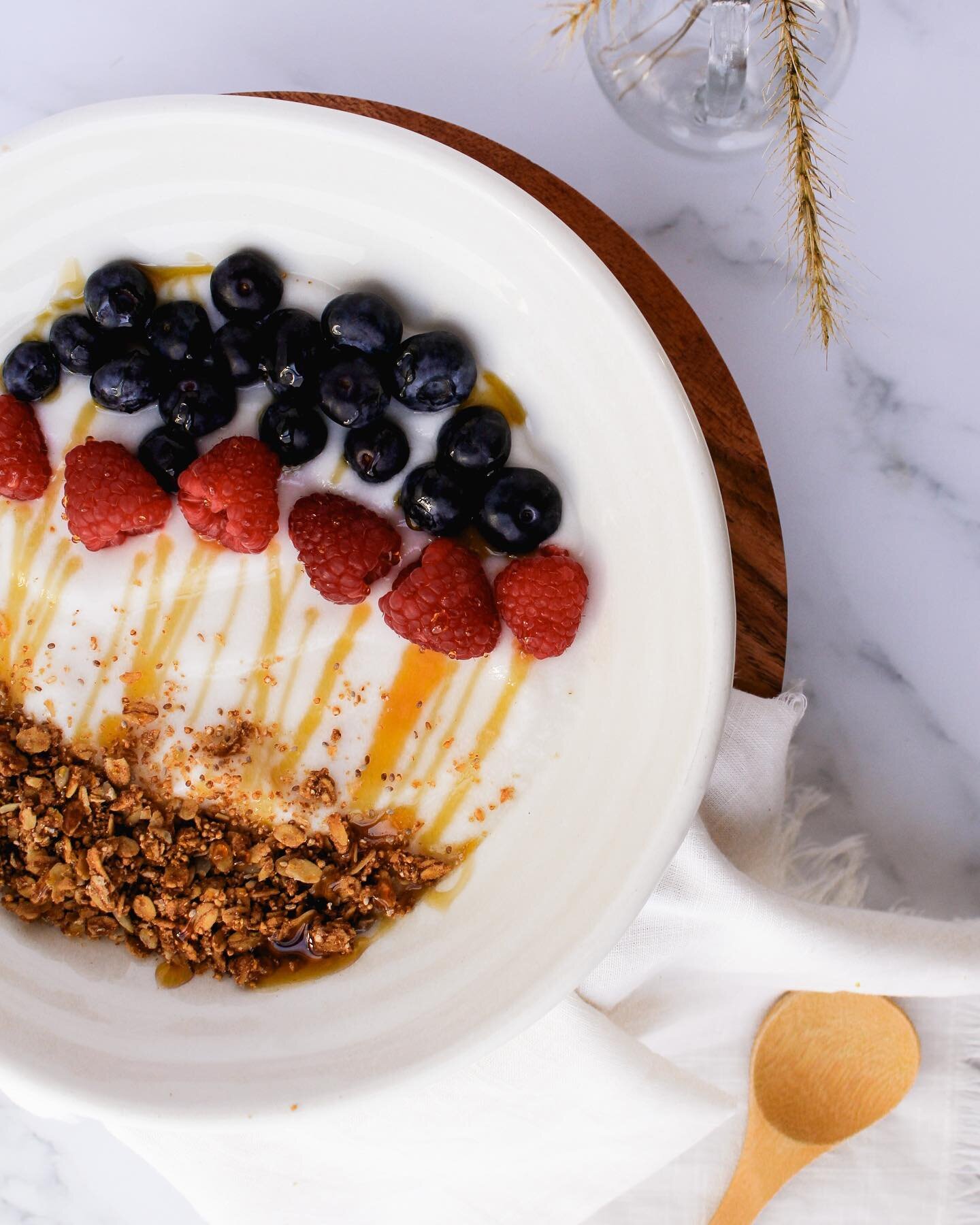 When your morning coconut yogurt bowl doubles as your muse 💯