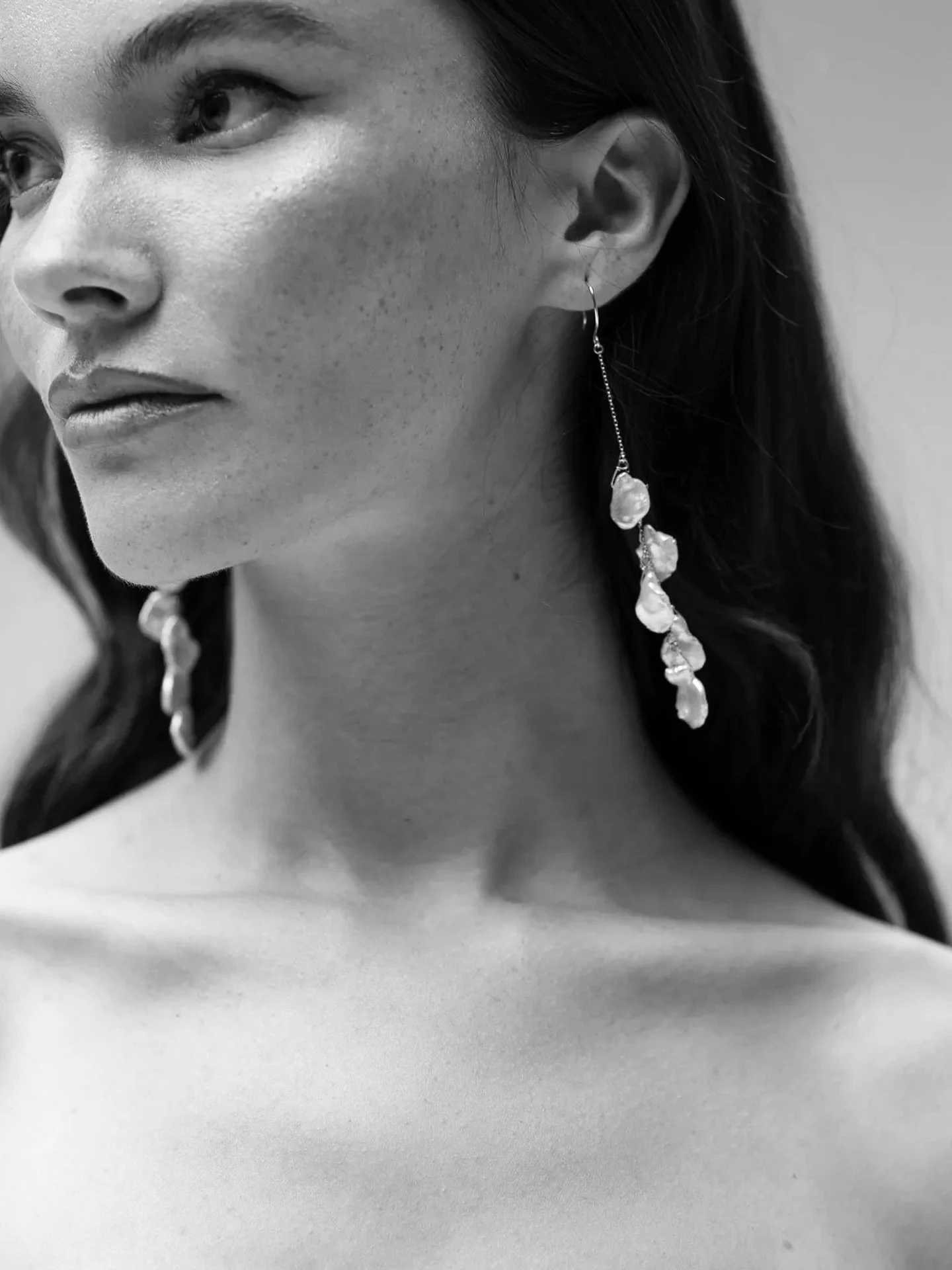 Coin Keshi pearls, made in Canada- nothing gets better than this. @tempetebrand 
#ChantillyLaceBridal #RealBrides #HamiltonBrides #ModernWedding #CoolBrides #GTAweddings #GTHAweddings #WeddingInspiration #BridalStyle #CouplesGoals #LoveWins #Newlywe