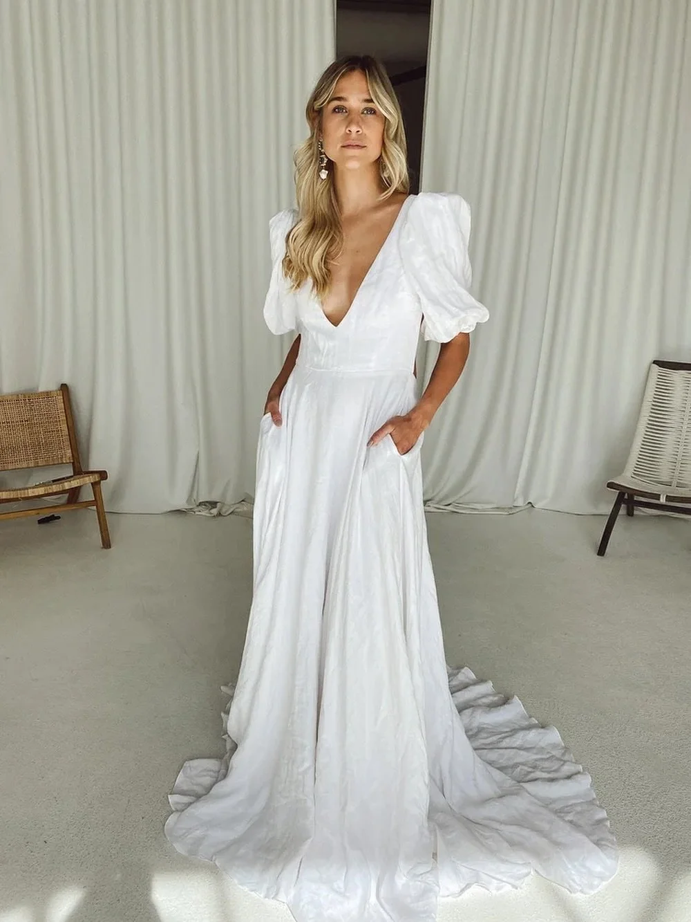 A linen wedding gown? Say no more…
#AmherstburgOntario #ShopLocalYQG #SupportLocalYQG #DowntownAmherstburg #DiscoverAmherstburg #WindsorSmallBusiness #OntarioBridalBoutique #BoutiqueExperience #AmherstburgBride #WindsorBride #WindsorEssexWedd