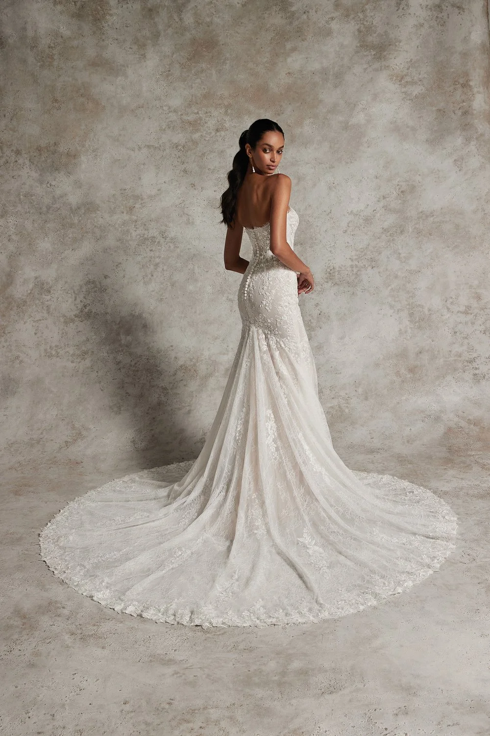 Wedding gown