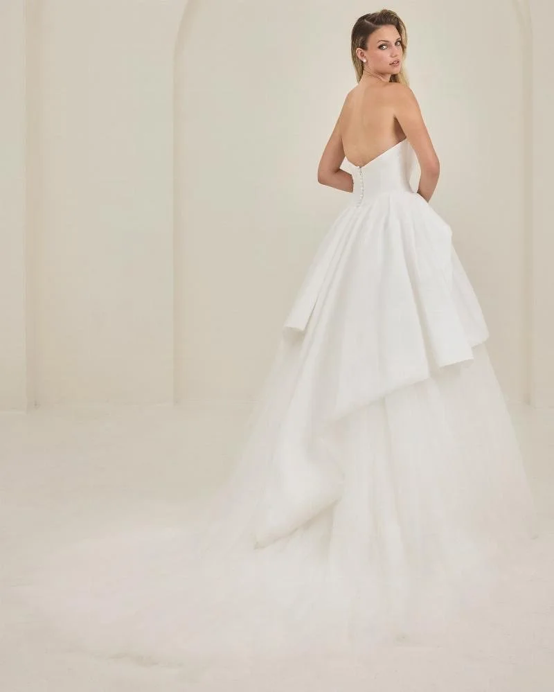 BLANC by Calla Blanche