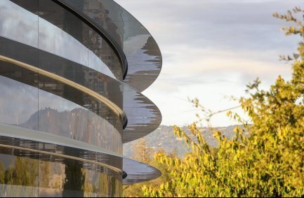 Steve Jobs' Apple Park in California designed by modern architect Sir Norman Foster