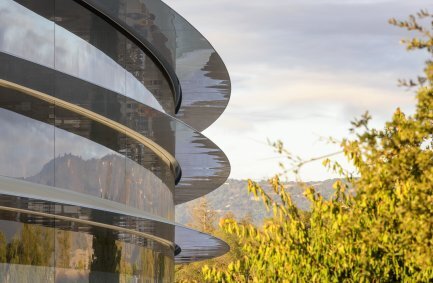 Steve Jobs' Apple Park, a 175-acre campus in California features modern architectural design and runs on renewable energy 
