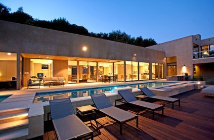 Cordell Drive Hollywood Hills modern home backyard pool terrace lounge design