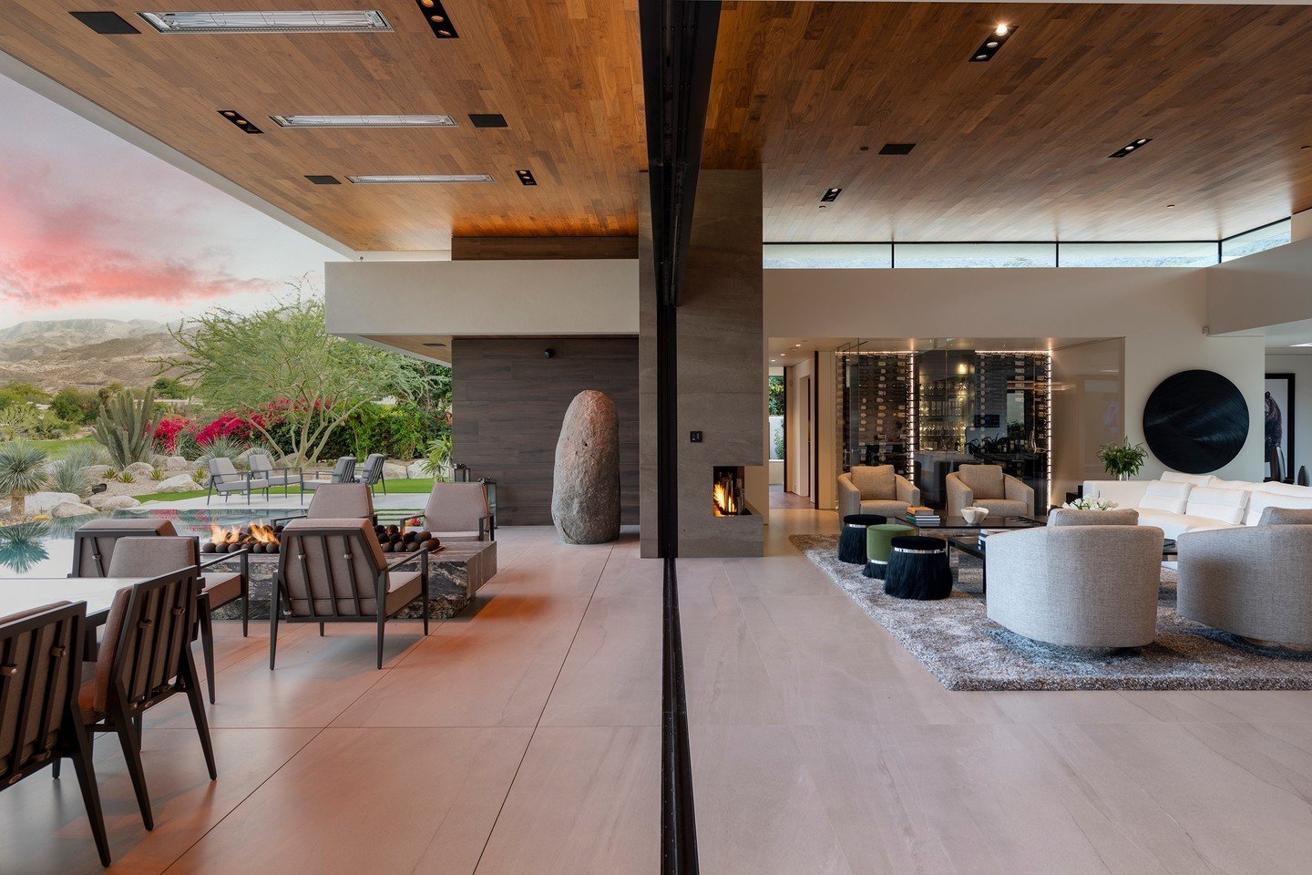 Indoor outdoor living at our resort style Bighorn House in Palm Desert, California. Photo by @maccollum, interior design by @carlakalwaitisdesign, landscape architecture by @attingerlandscapearchitecture