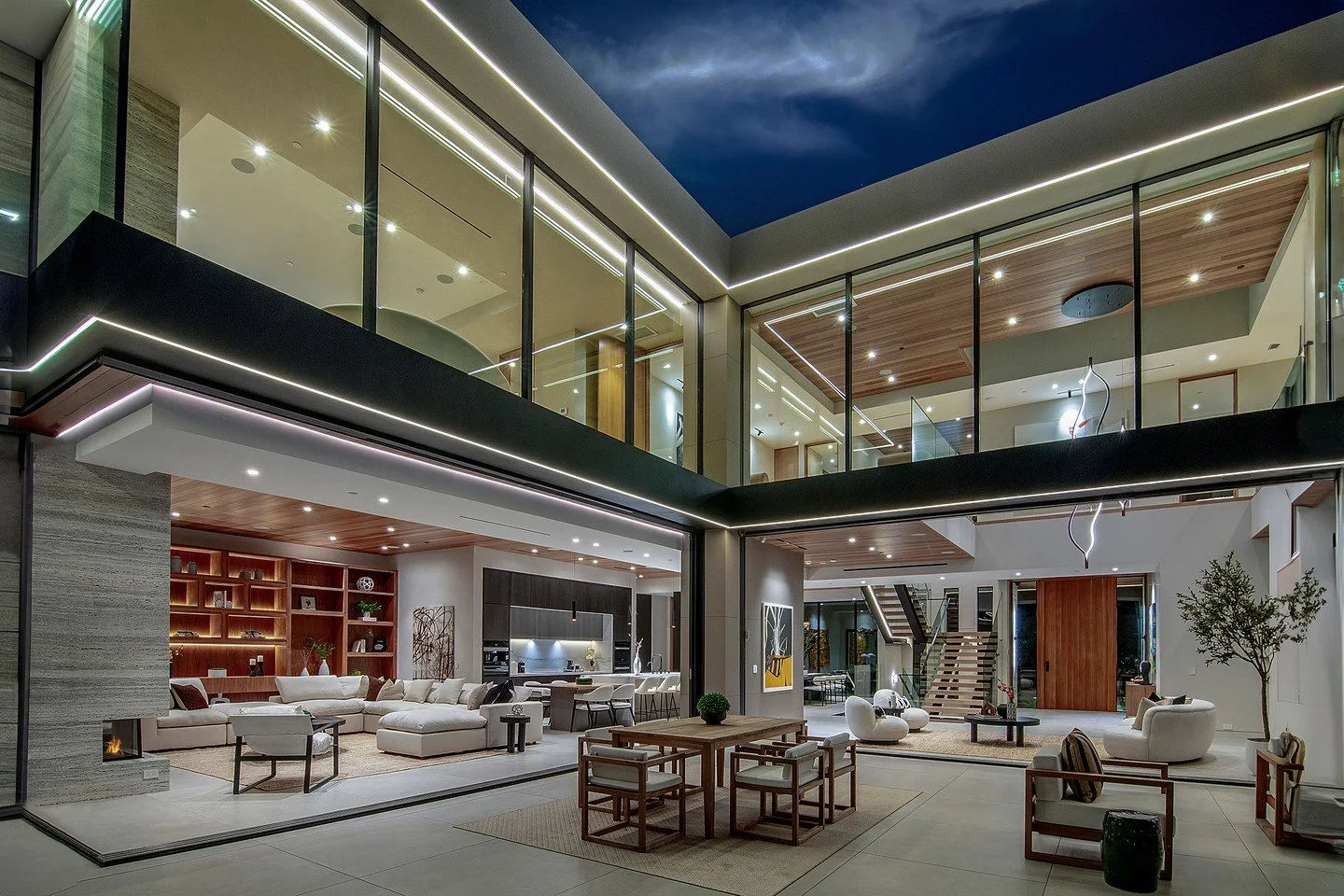 The seamless indoor outdoor modern design of our Hutton Drive 2641 house in Beverly Hills. Photo by Adam Latham.