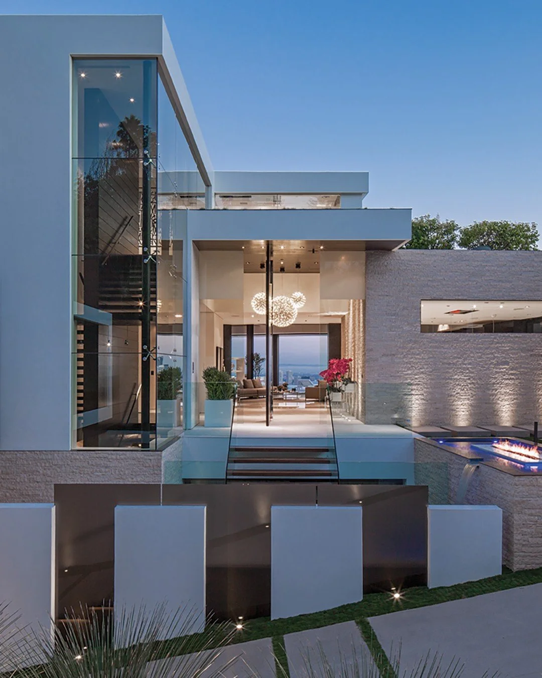 The modern lines and weightless indoor outdoor feel of our Laurel Way house in Beverly Hills. Photo by Art Gray Photography.