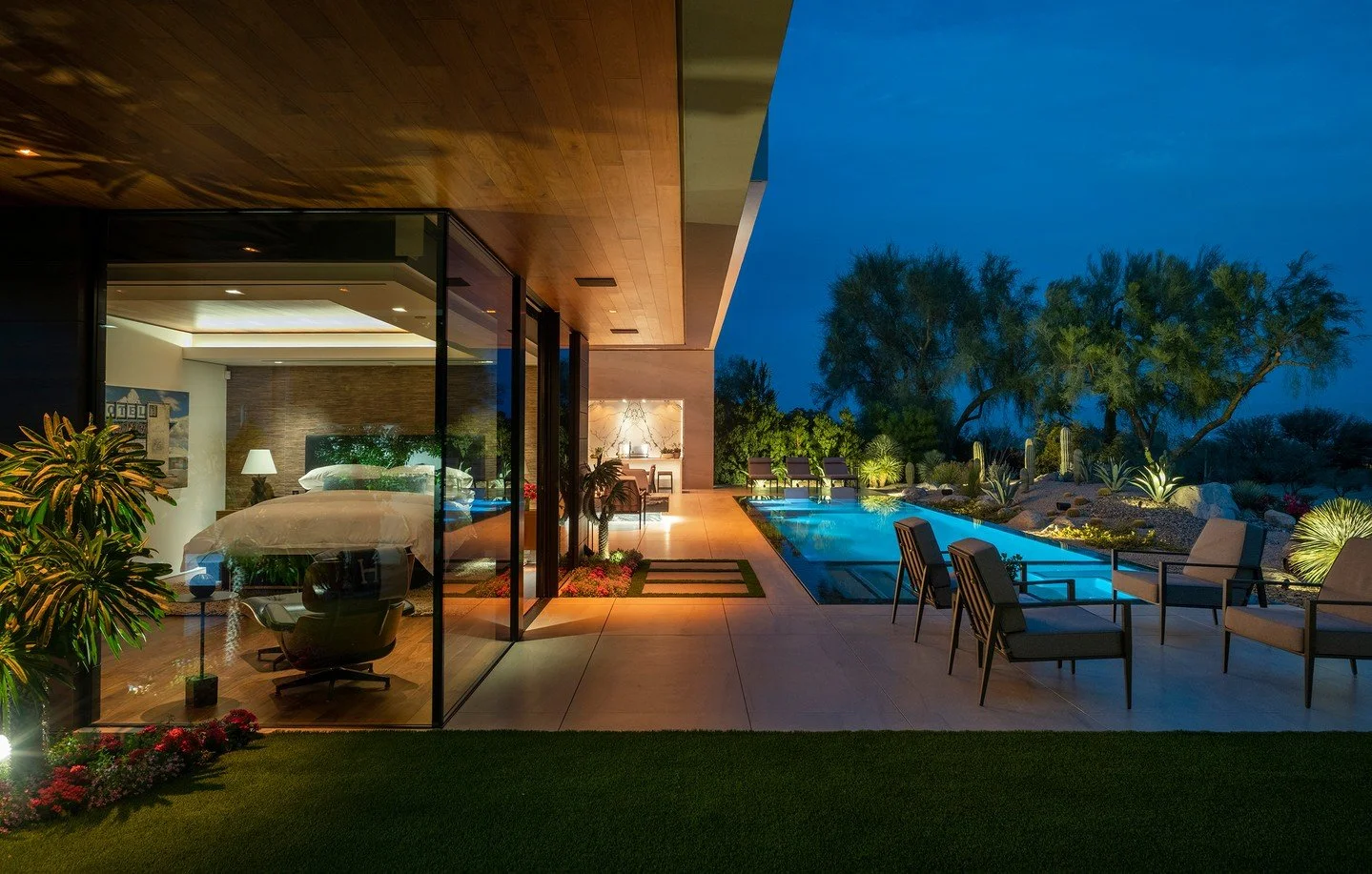 Seamless indoor outdoor living at our Bighorn house in Palm Desert, California. Photo by @maccollum