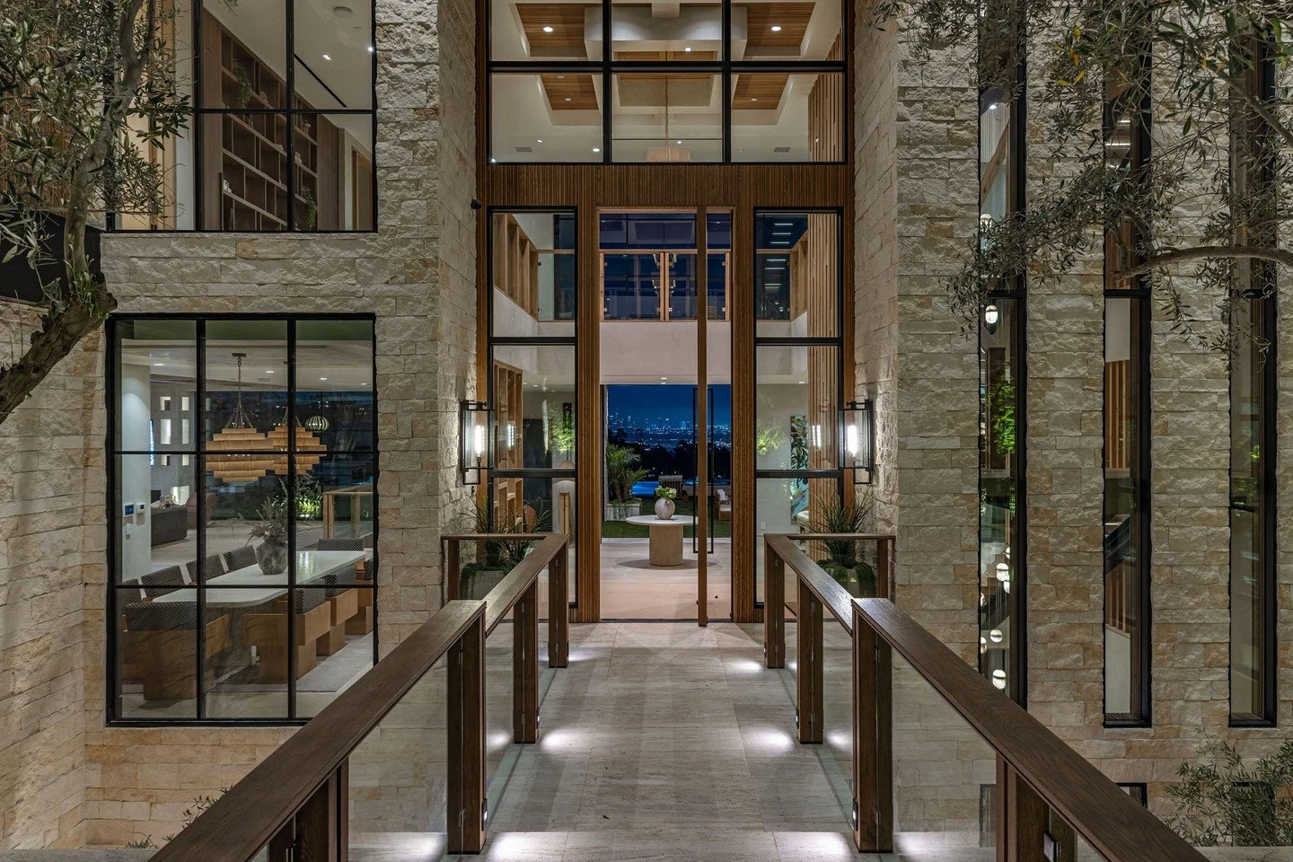 Indoor outdoor living with bold architectural lines, at the entrance to our Beverly Crest house in Beverly Hills. Photo by @berlynmedia