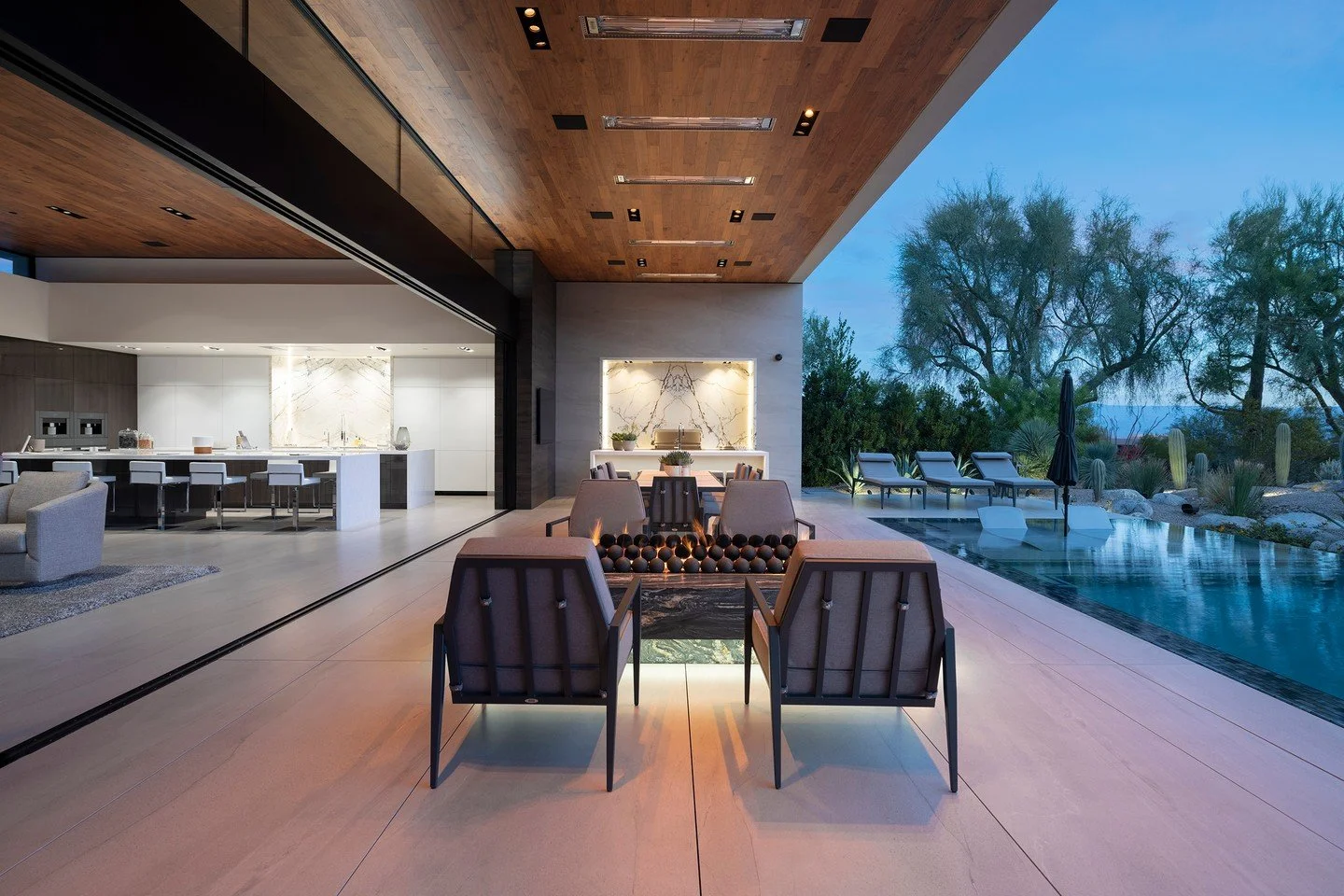 Luxury indoor outdoor living with modern details, at our Bighorn house in Palm Desert, California. Photos by @maccollum