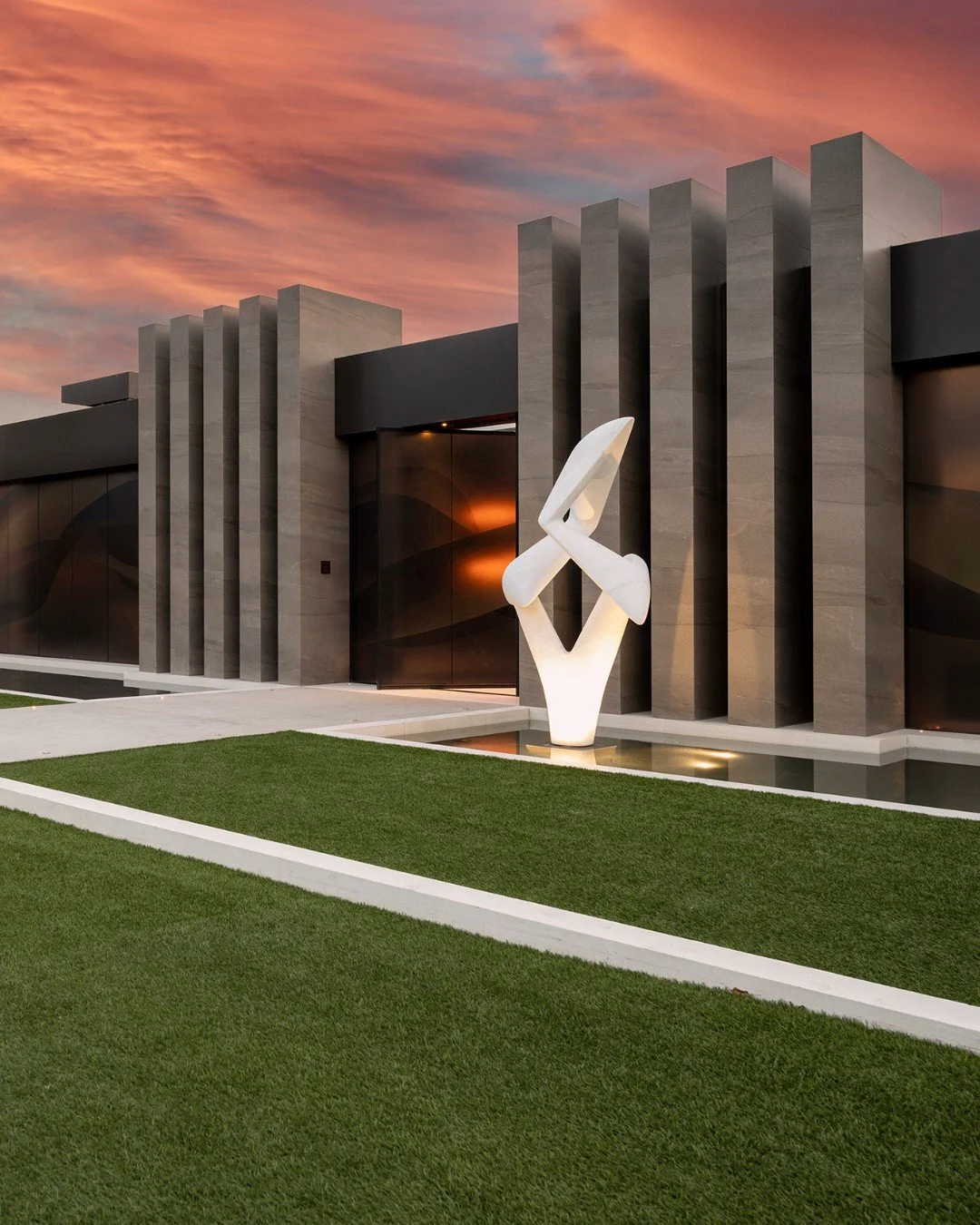 Modern details in the exterior design of our Serenity house in Indian Wells, California. Photo by @maccollum