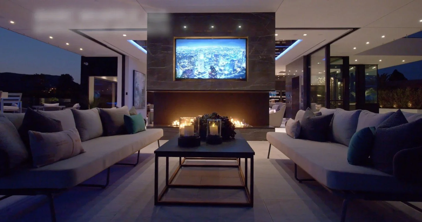 Summitridge Drive, a luxury Beverly Hills mansion with modern outdoor living spaces.