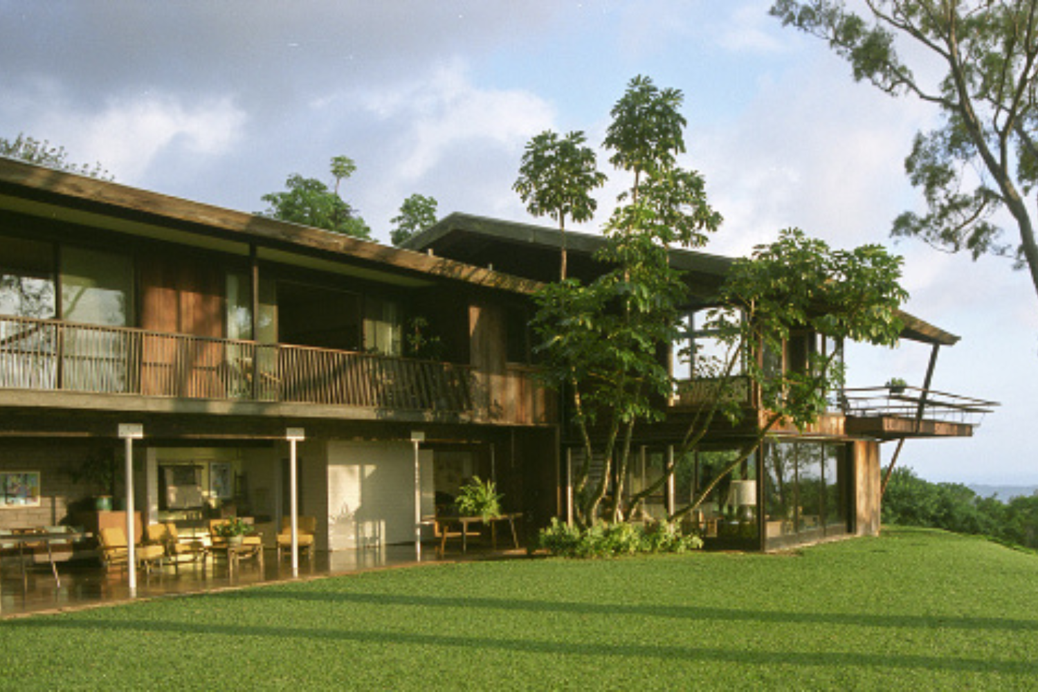 Hawaii's Mid-Century Modernist