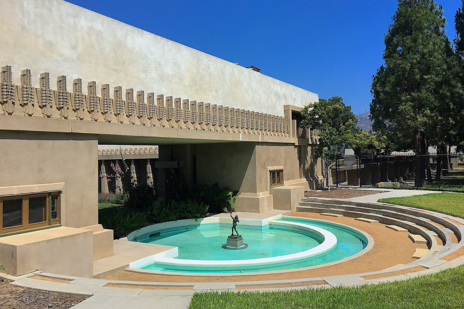 Wright's Hollyhock House Restored