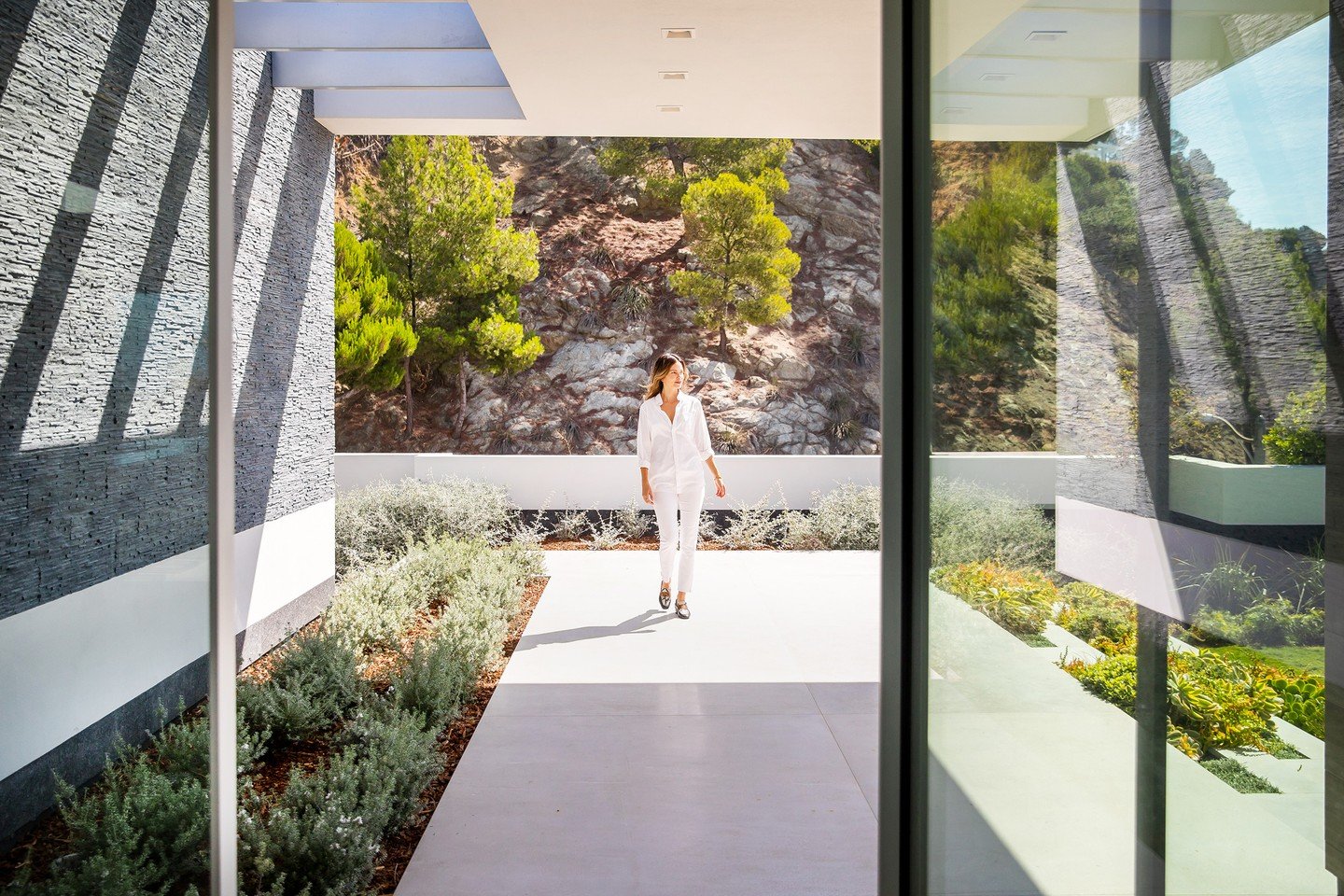 Trousdale, luxury modern design for west coast indoor outdoor living.⁠
⁠
Architecture: @whipplerussellarchitects⁠
Principal Architect: Marc Whipple, AIA⁠
Photos: @jasonspethphoto⁠
Project: Trousdale⁠
.⁠
.⁠
.⁠
⁠
#whipplerussellarchitects #modernhome #