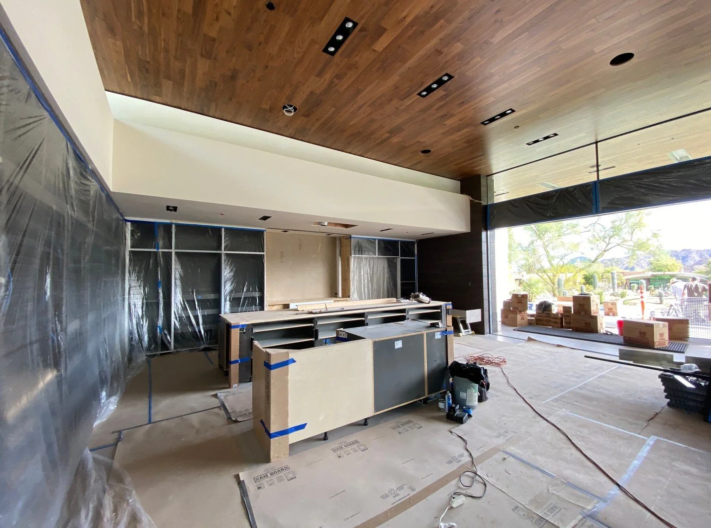 See the transformation... Bighorn's modern open plan great room with seamless indoor outdoor living spaces, before and after!⁠
⁠
Architecture: @whipplerussellarchitects⁠
Principal Architect: Marc Whipple, AIA⁠
Photo: @maccollum⁠
Project: Bighorn⁠
.⁠
