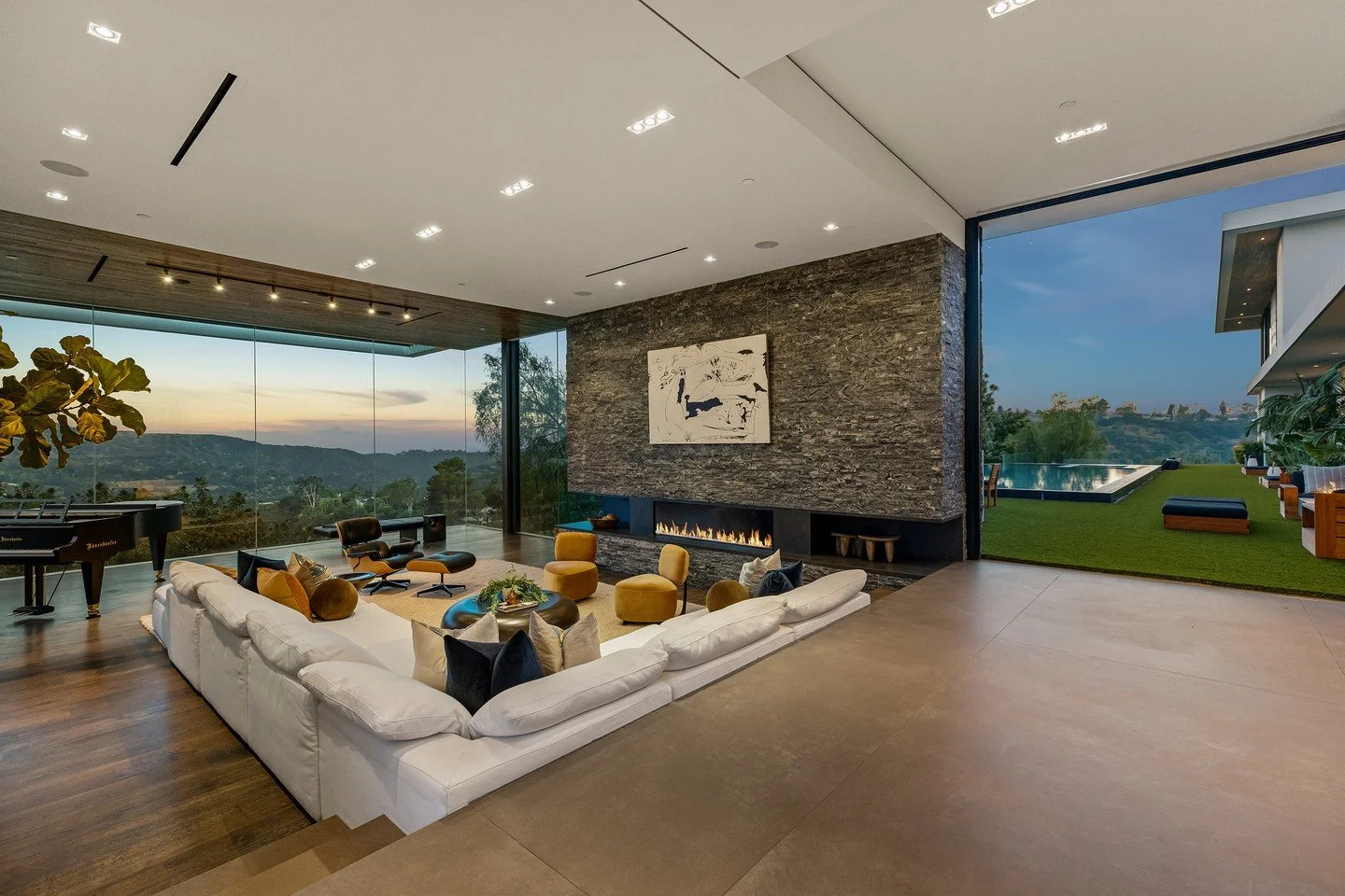 Bringing the outdoors inside at our Benedict Canyon house in Beverly Hills.⁠
⁠
Architecture: @whipplerussellarchitects⁠
Principal Architect: Marc Whipple, AIA⁠
Photo: @mrbarcelo⁠
Project: Benedict Canyon 2023⁠
.⁠
.⁠
.⁠
⁠
#whipplerussellarchitects #mo