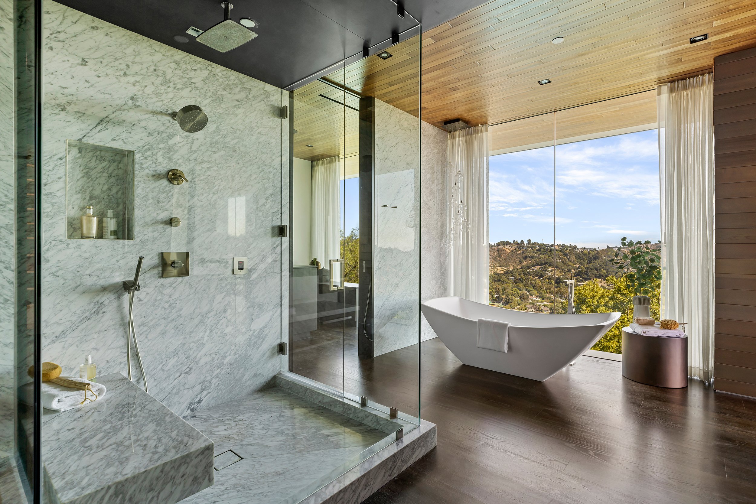modern master suites, baths