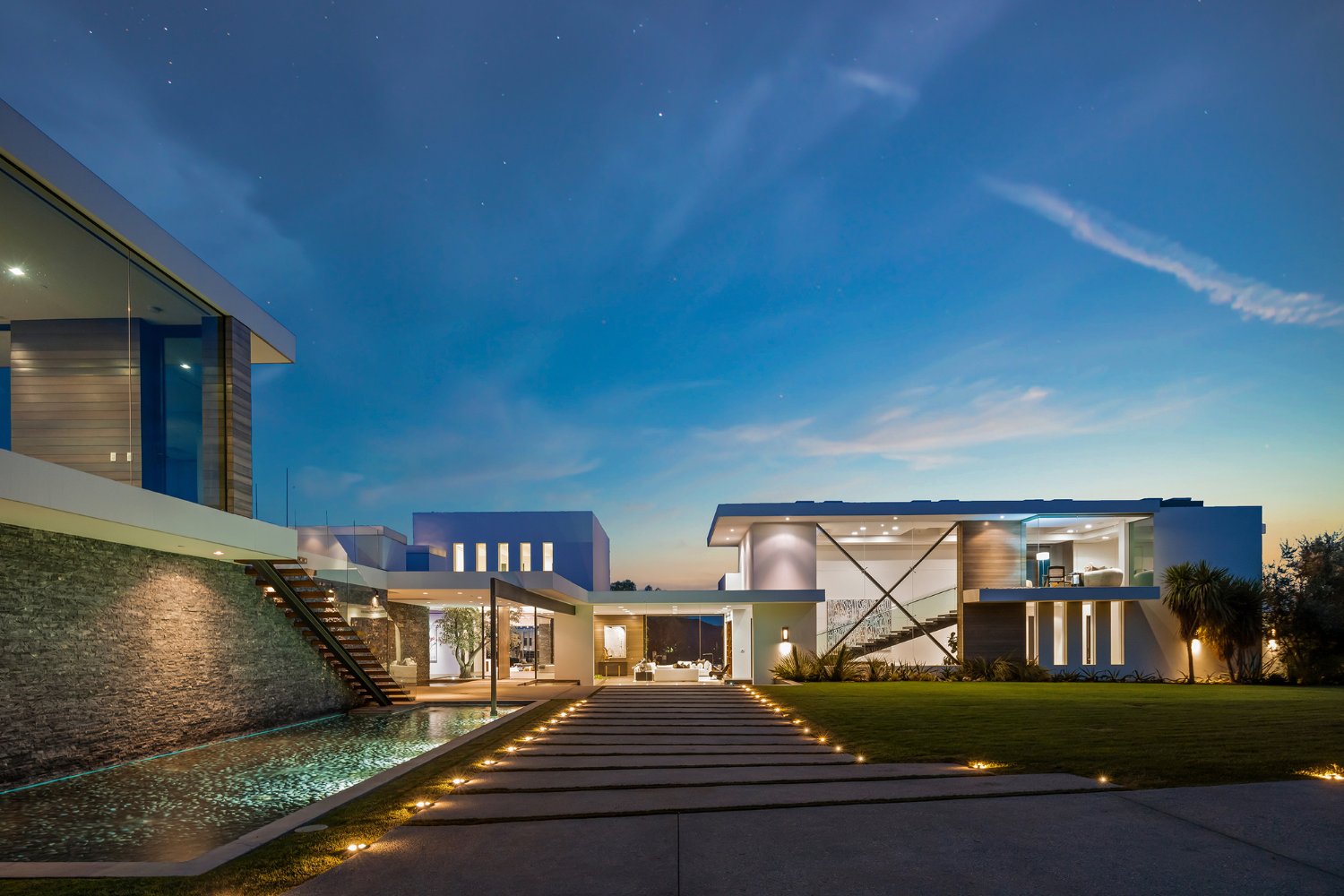 Benedict Canyon 2023 luxury Beverly Hills mansion with custom water features