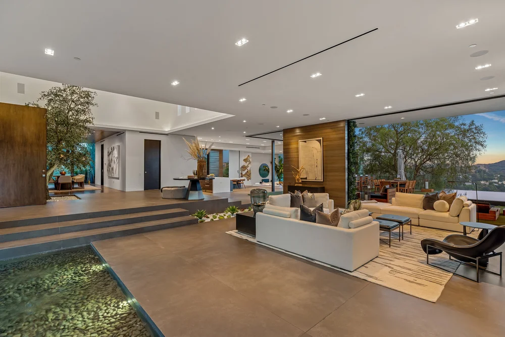 Benedict Canyon 2023 Beverly Hills | Modern Luxury Home | Whipple ...